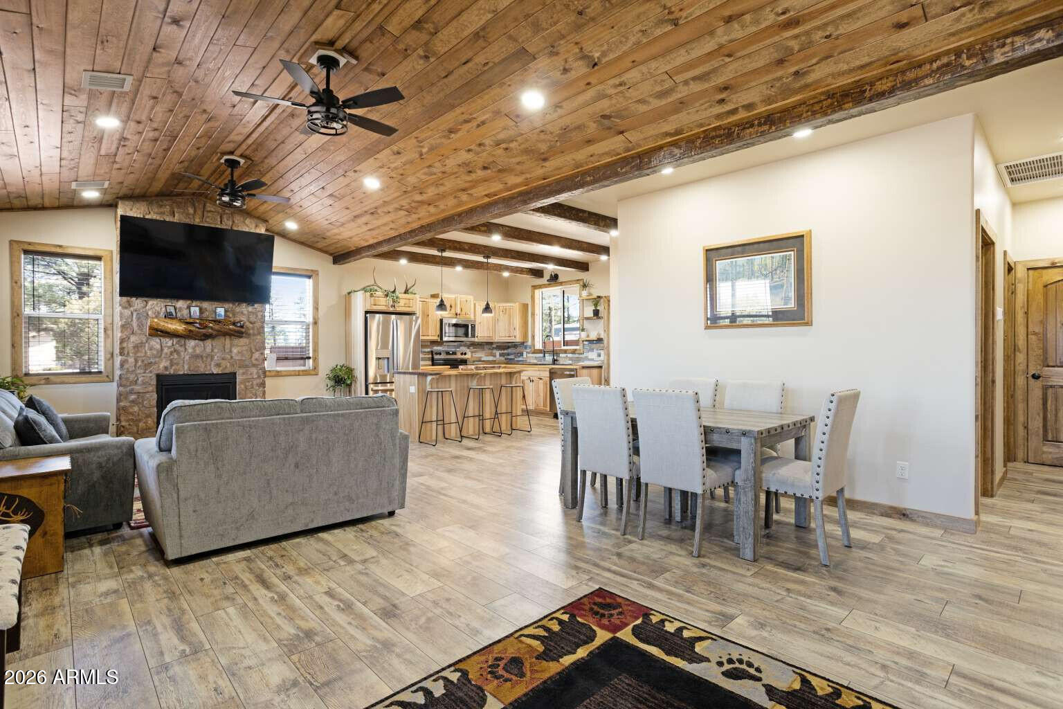2722 Church Lane, Overgaard, AZ 85933