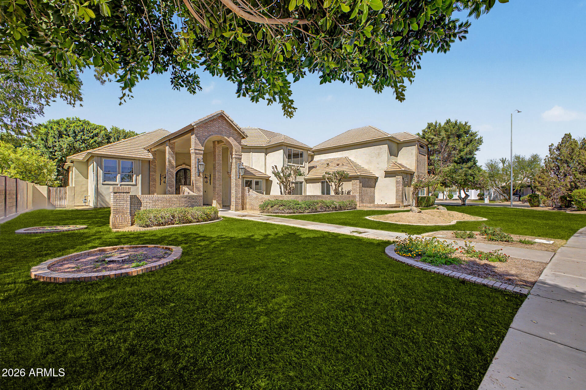 2266 E MALLORY Circle, Mesa, AZ 85213