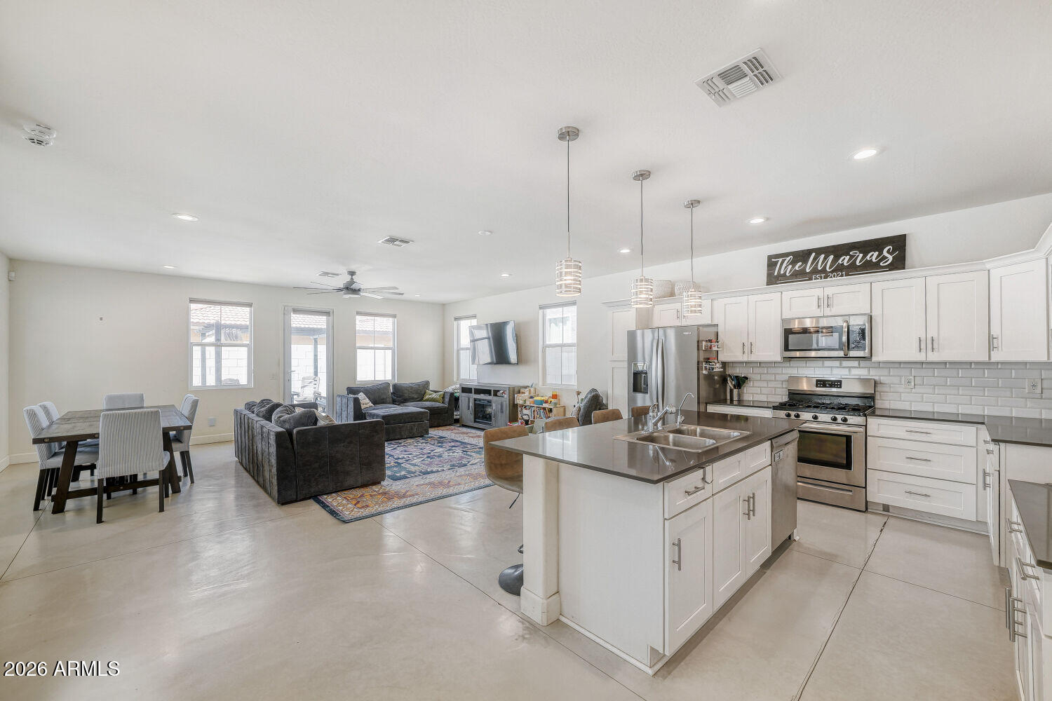 3218 W GLENDALE Avenue 24, Phoenix, AZ 85051