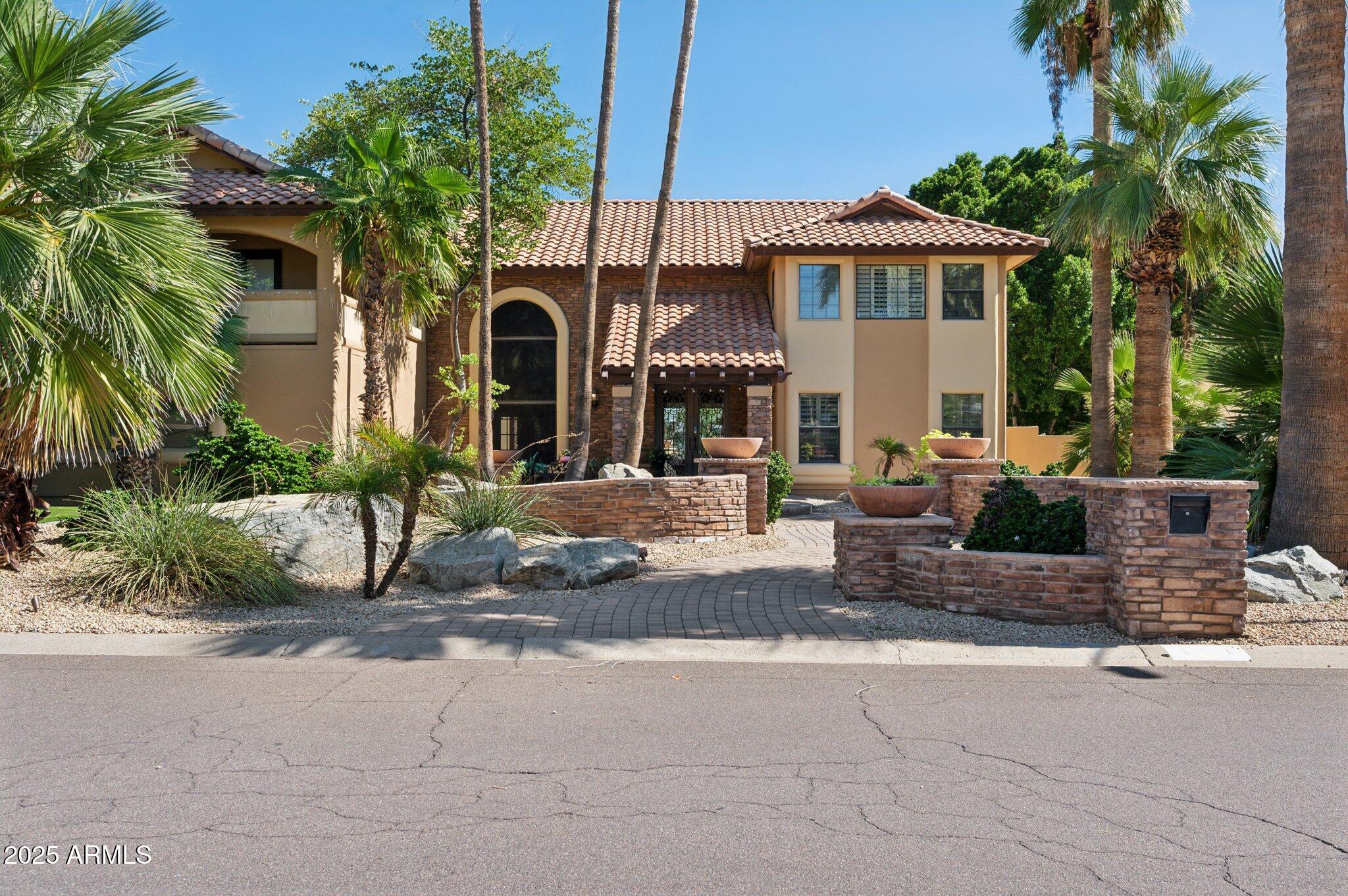 11621 S BLACKFOOT Drive, Phoenix, AZ 85044