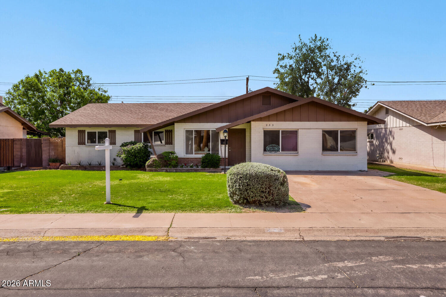 233 E Cairo Drive, Tempe, AZ 85282