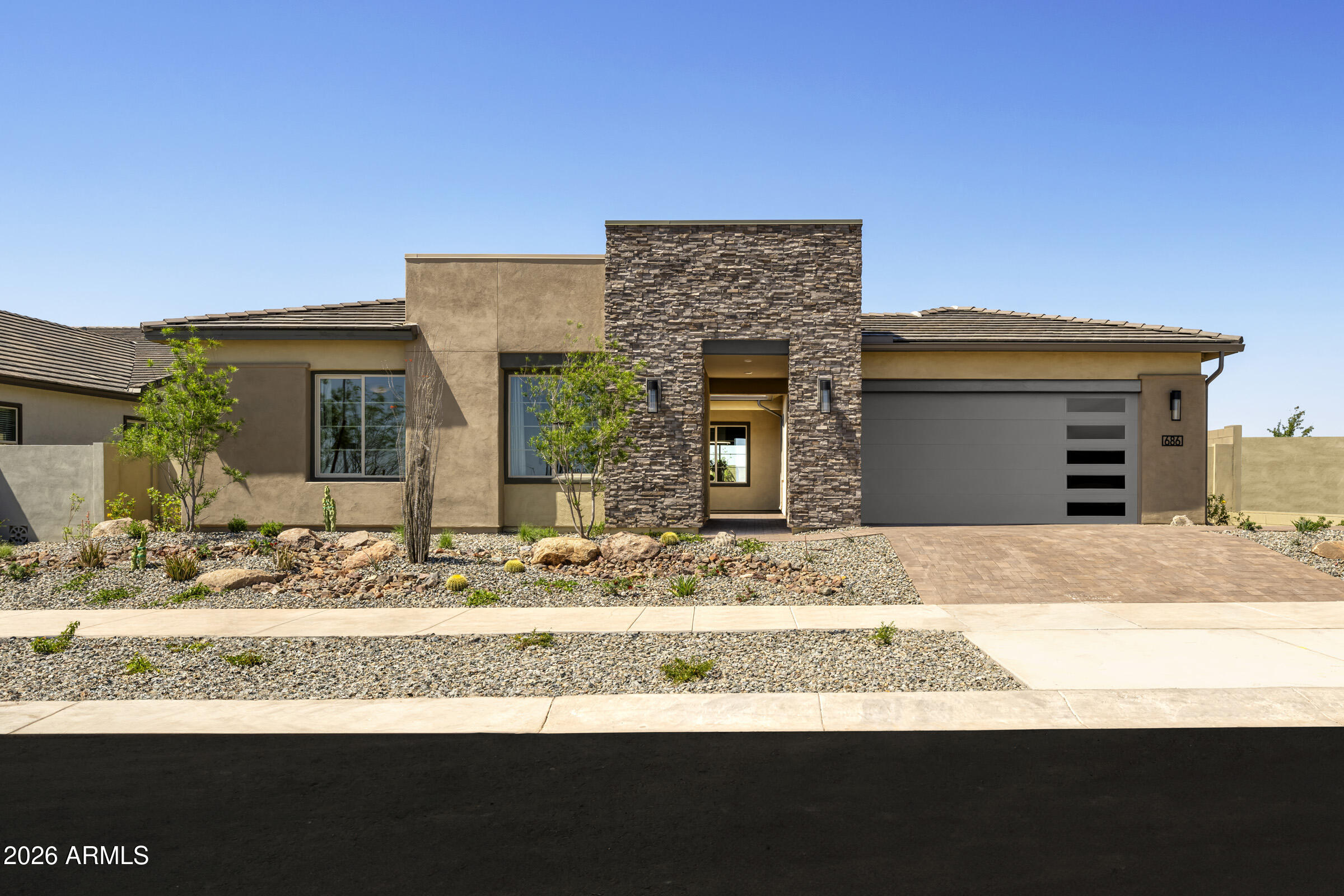 686 W TREASURE Trail, Apache Junction, AZ 85120