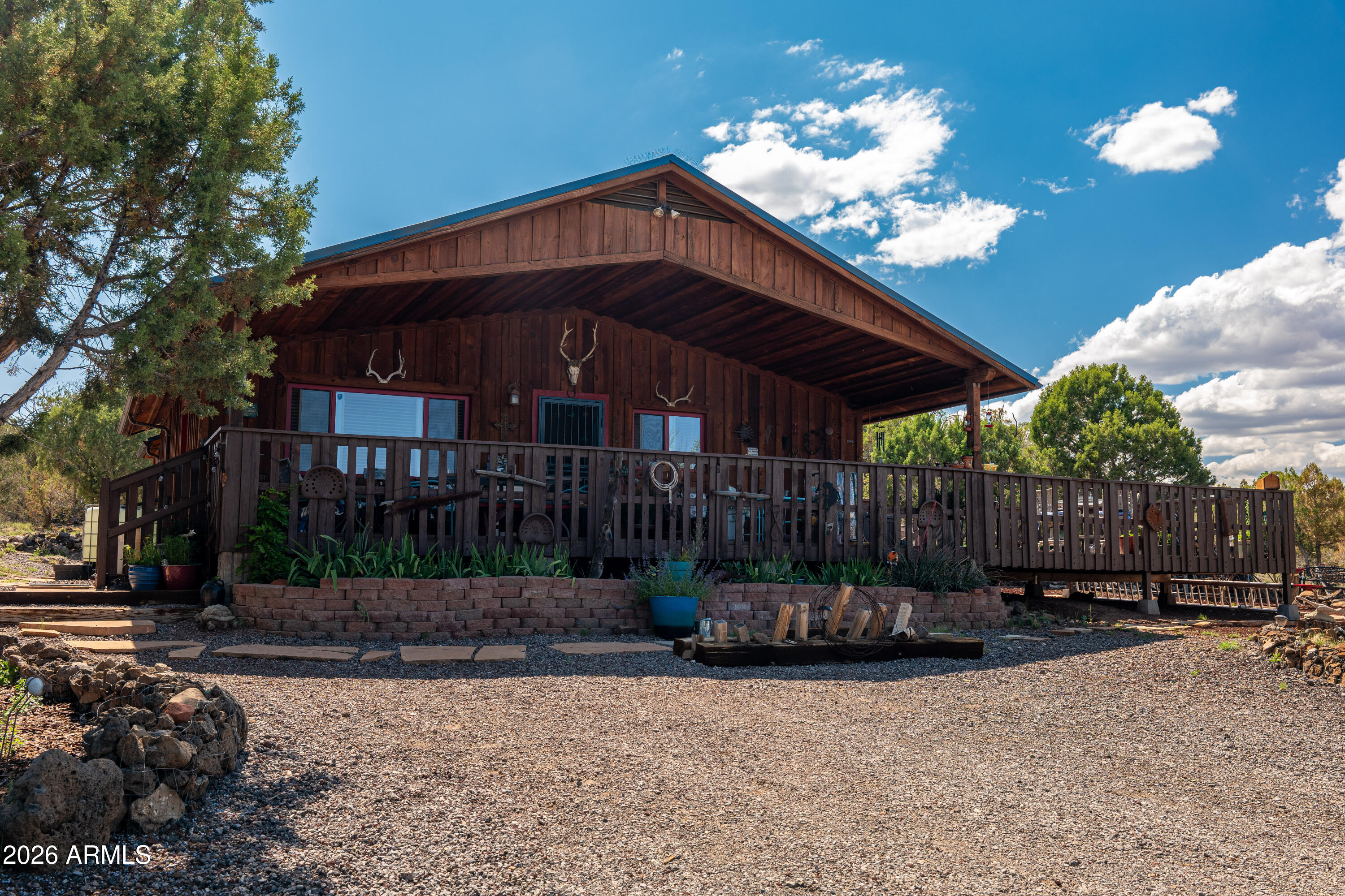 42320 N WALK ABOUT Trail, Seligman, AZ 86337
