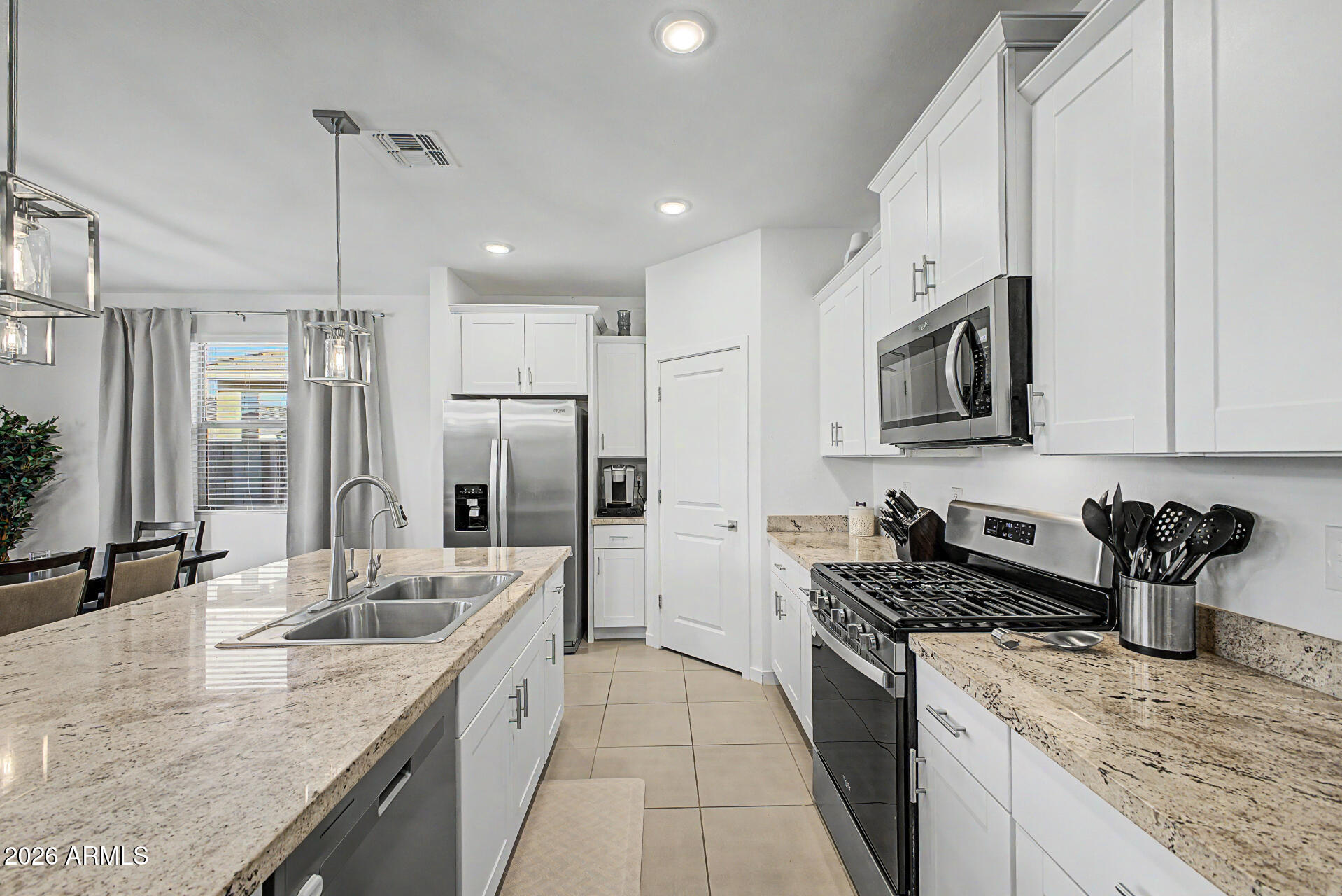 8812 W AGORA Lane, Tolleson, AZ 85353