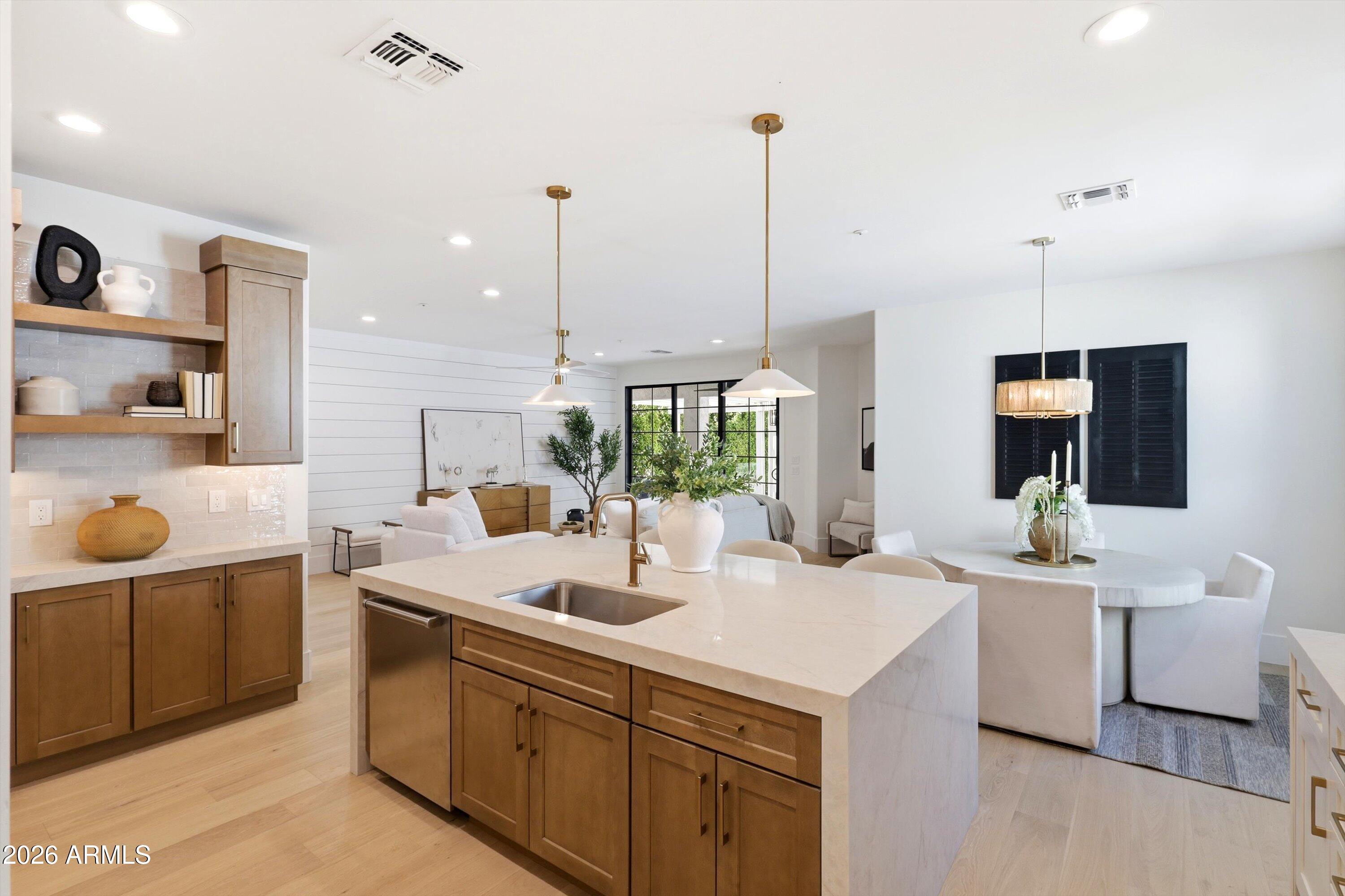 1360 S MULBERRY Street, Gilbert, AZ 85296