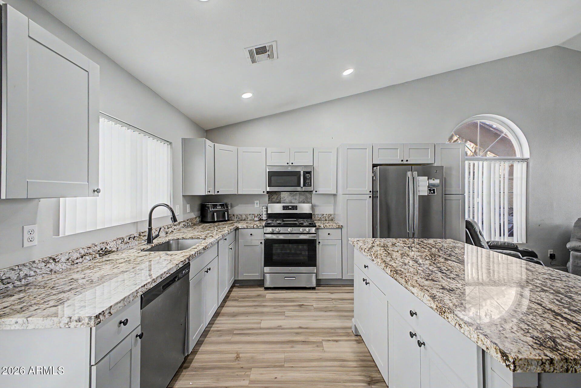 1460 W GAIL Drive, Chandler, AZ 85224
