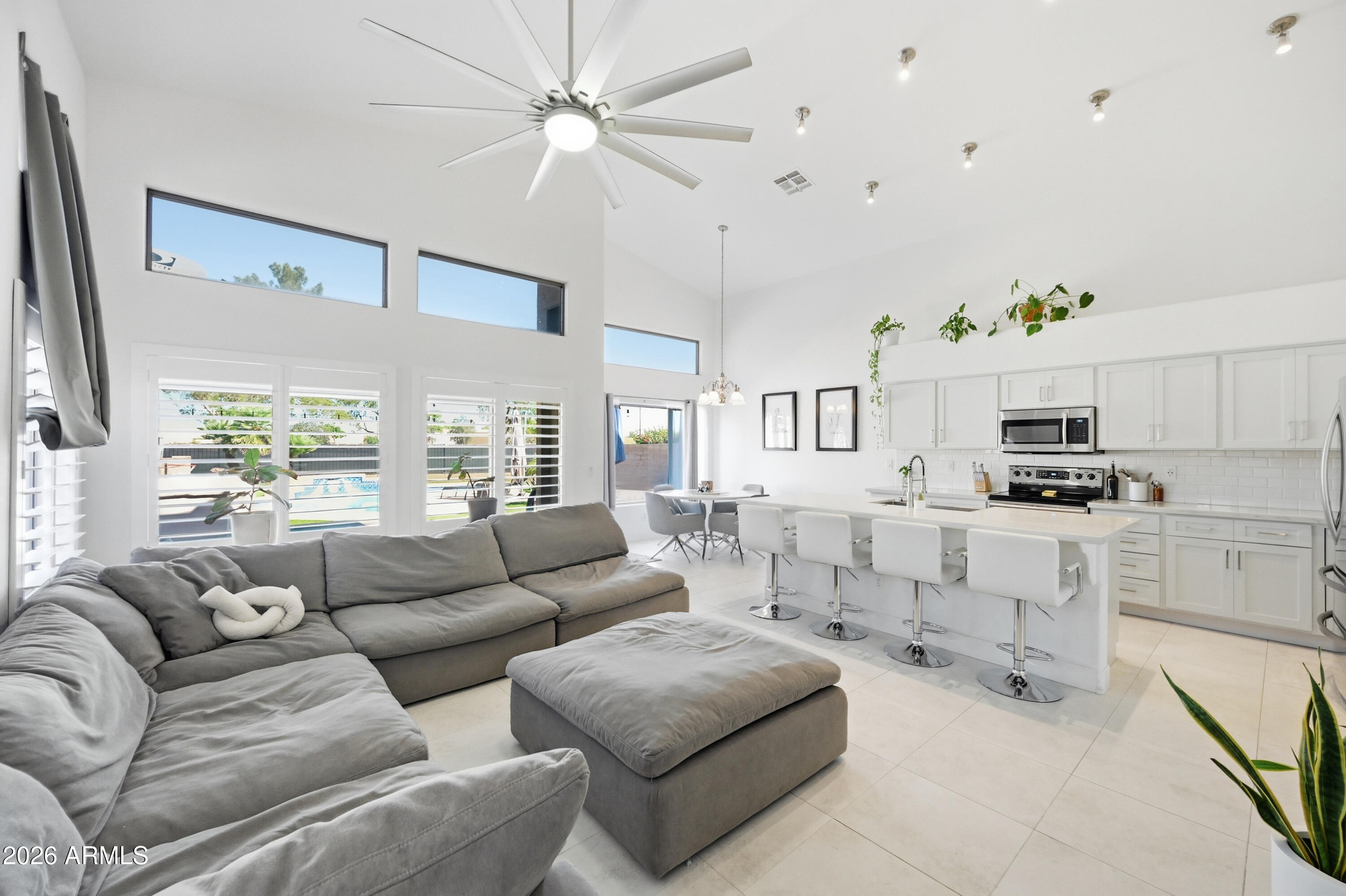 1572 E BLACK DIAMOND Drive, Gilbert, AZ 85296