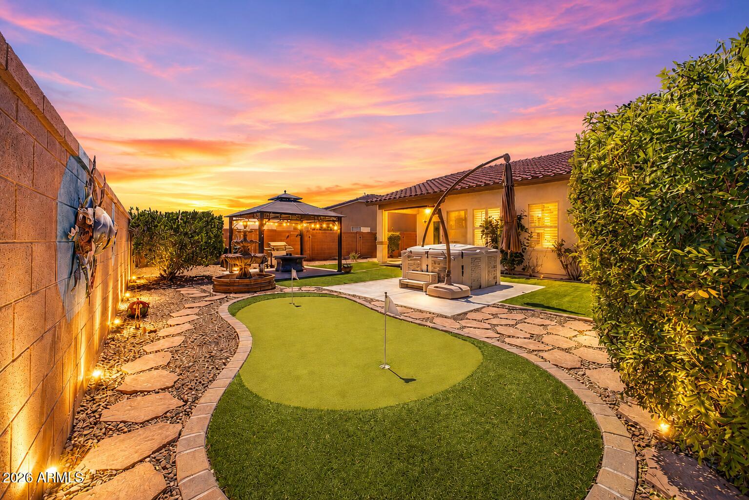 945 W EMPRESS TREE Avenue, San Tan Valley, AZ 85140