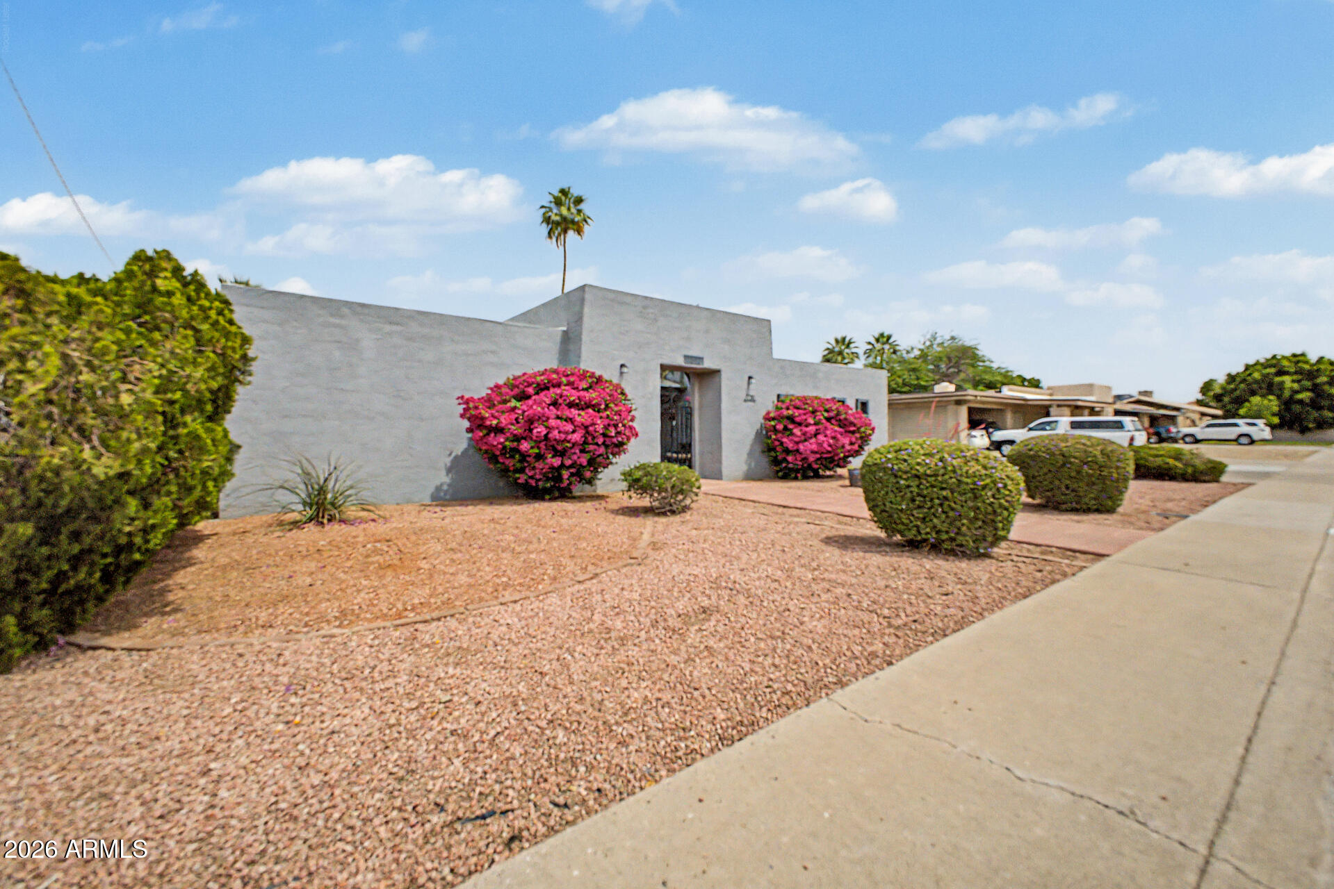 5720 W FRIER Drive W, Glendale, AZ 85301