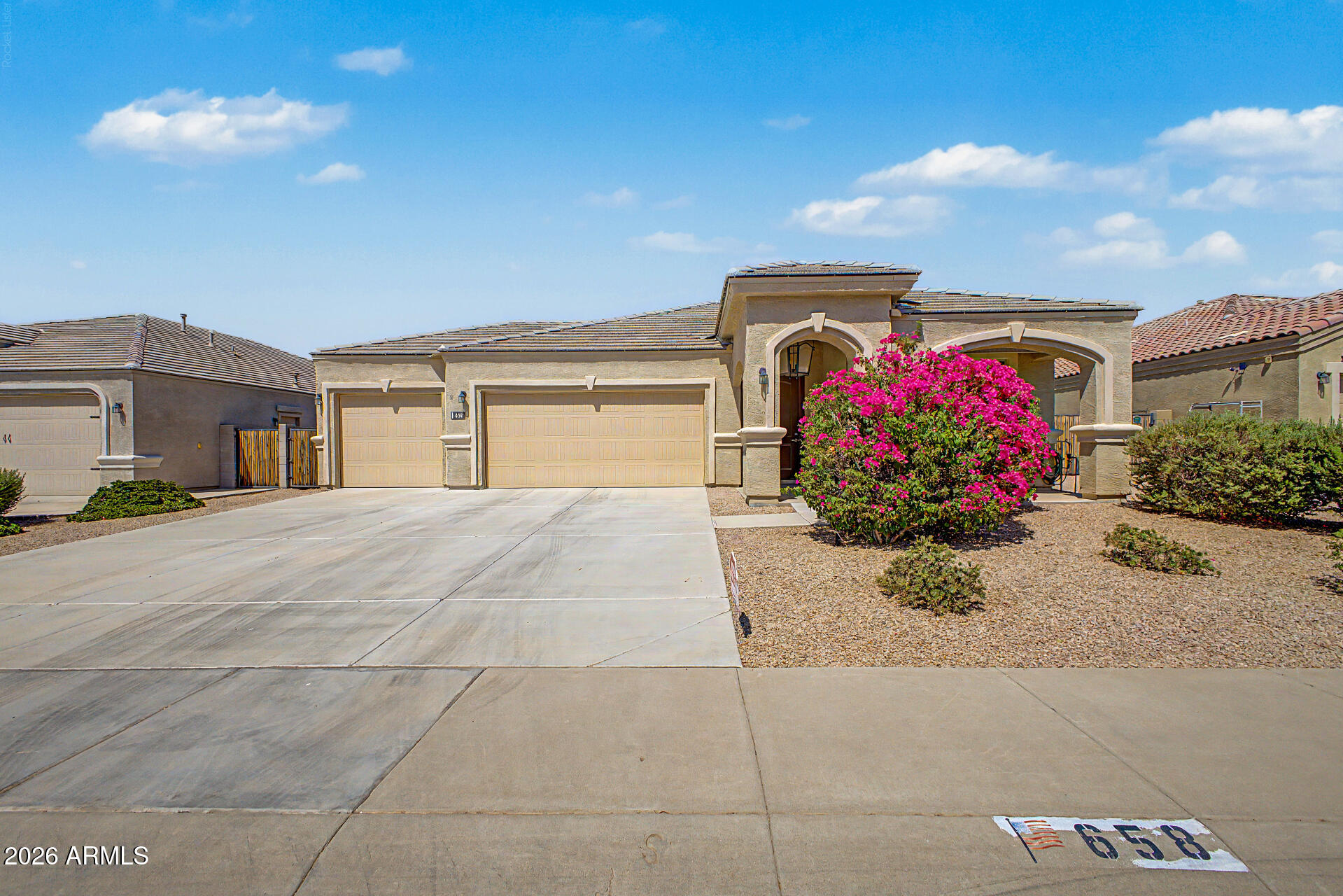 658 W BELMONT RED Trail, San Tan Valley, AZ 85143