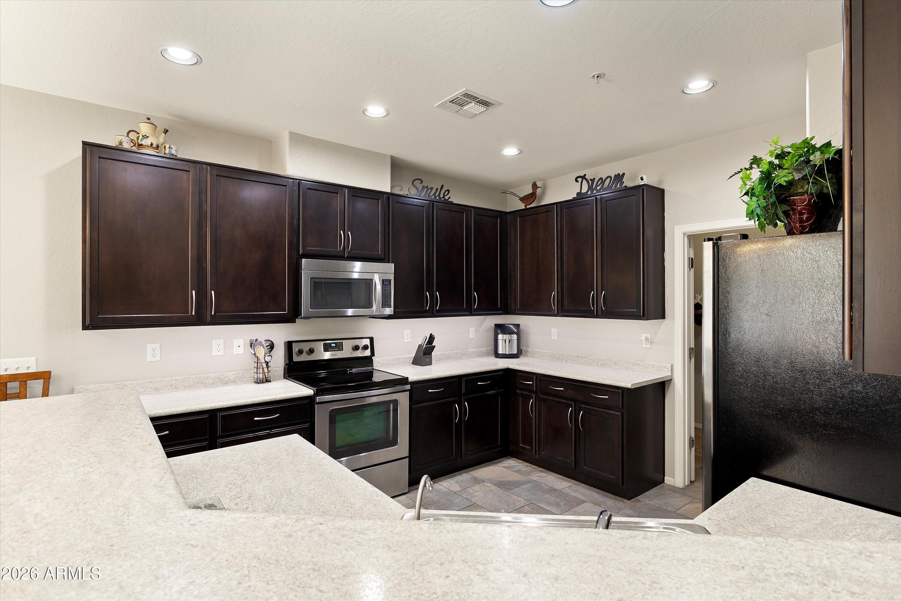 8131 W LYNWOOD Street, Phoenix, AZ 85043