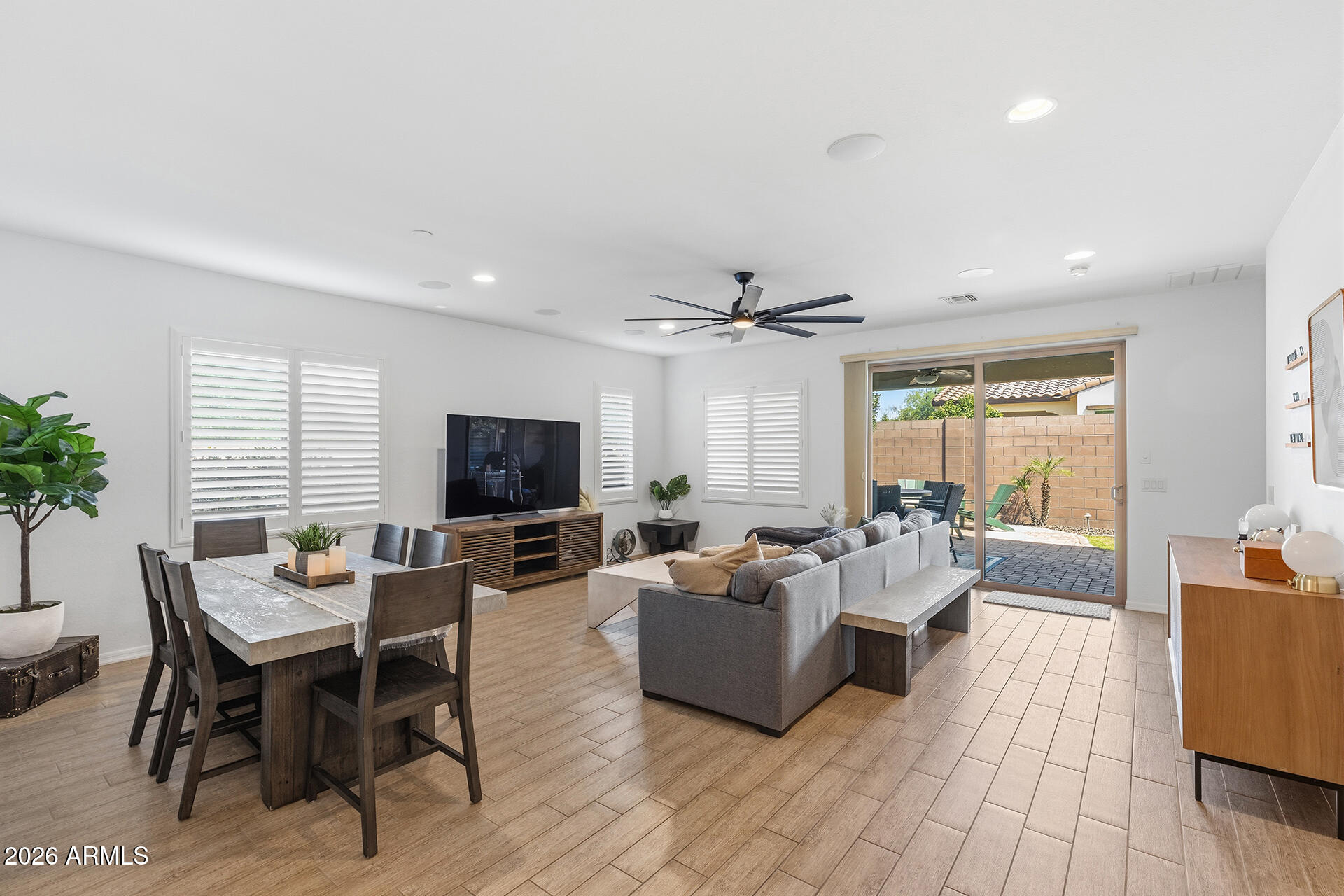 4404 E HARTFORD Avenue, Phoenix, AZ 85032