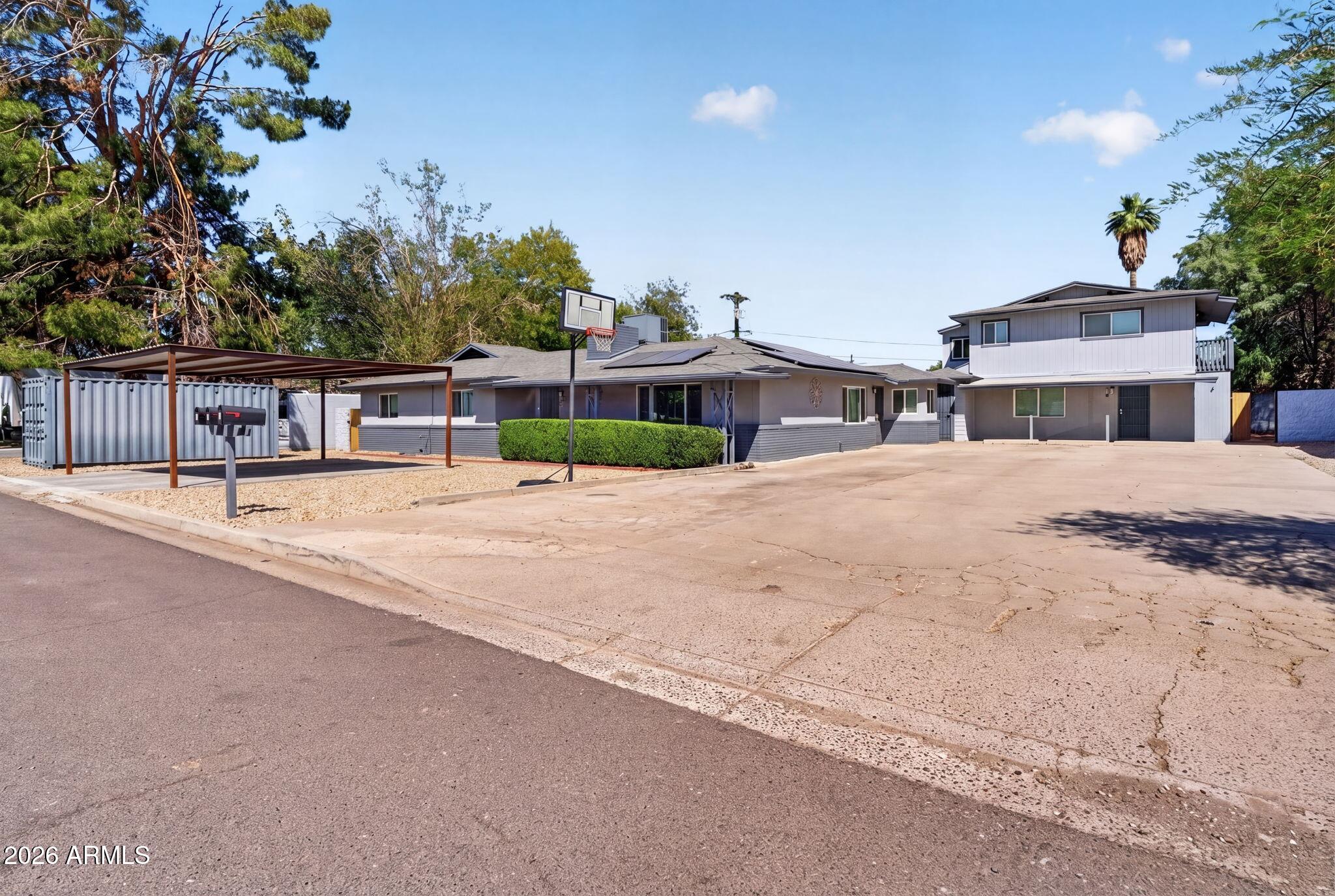 2221 N 27TH Street, Phoenix, AZ 85008
