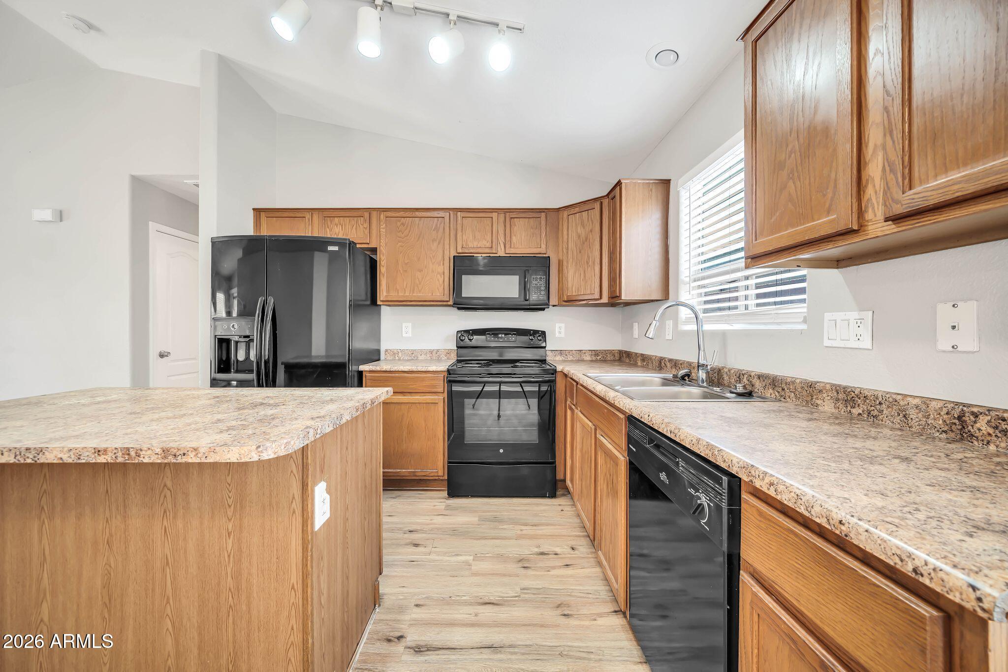 11017 W WILSHIRE Drive, Avondale, AZ 85392