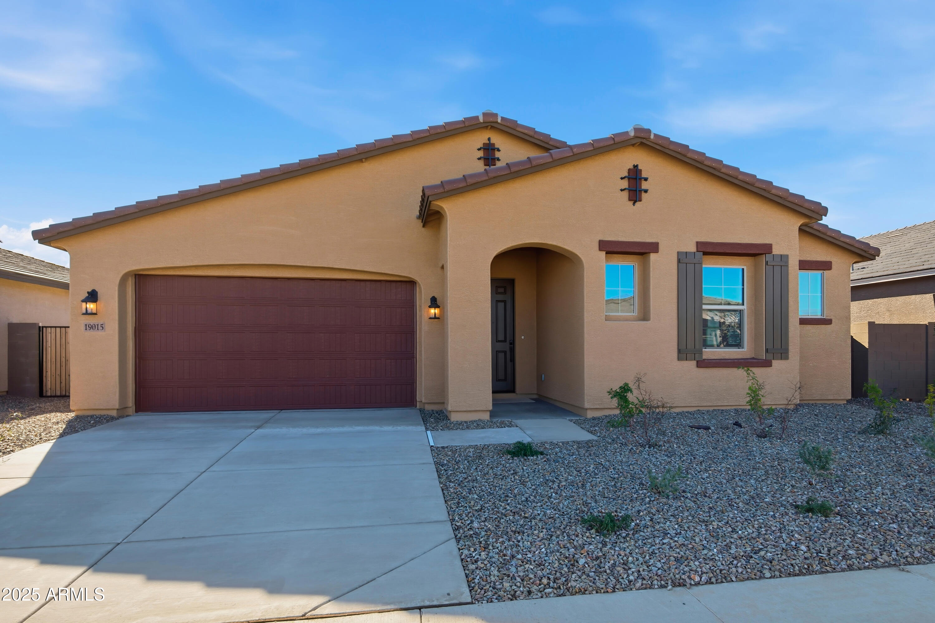 19015 W MARYLAND Avenue, Waddell, AZ 85355
