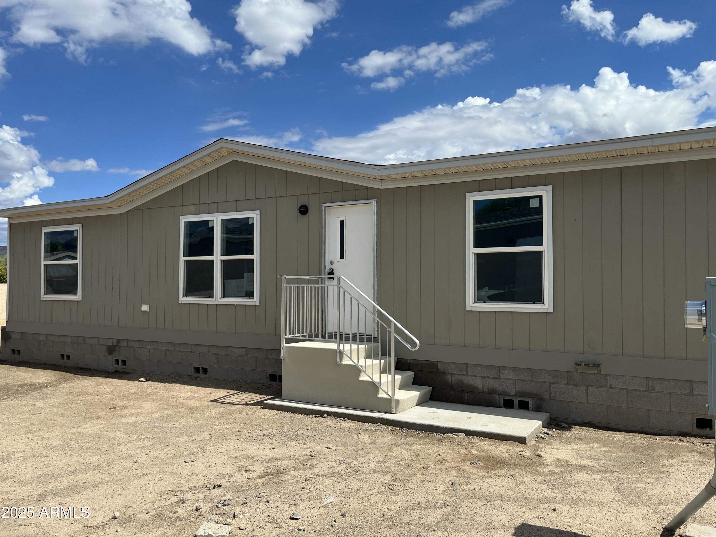 19500 E GREGORY Street 16, Black Canyon City, AZ 85324
