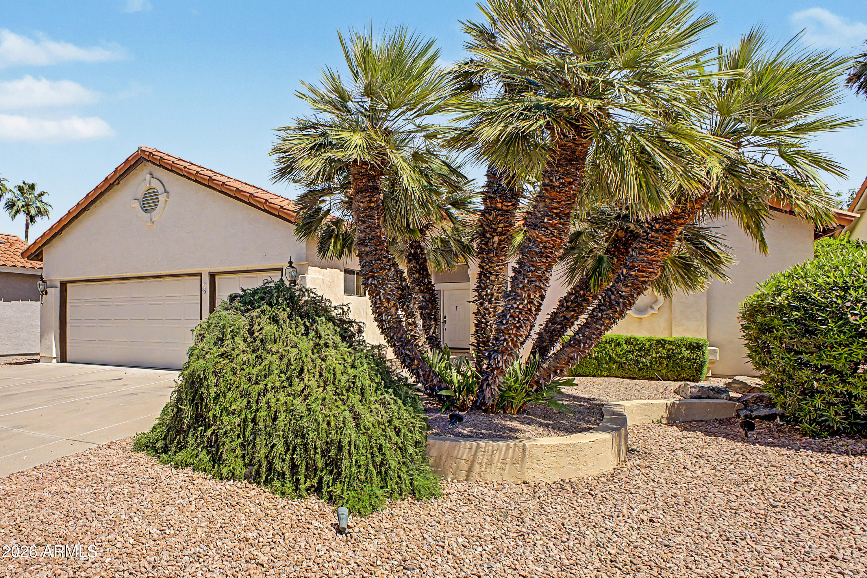 25241 S HOLLYGREEN Drive, Sun Lakes, AZ 85248