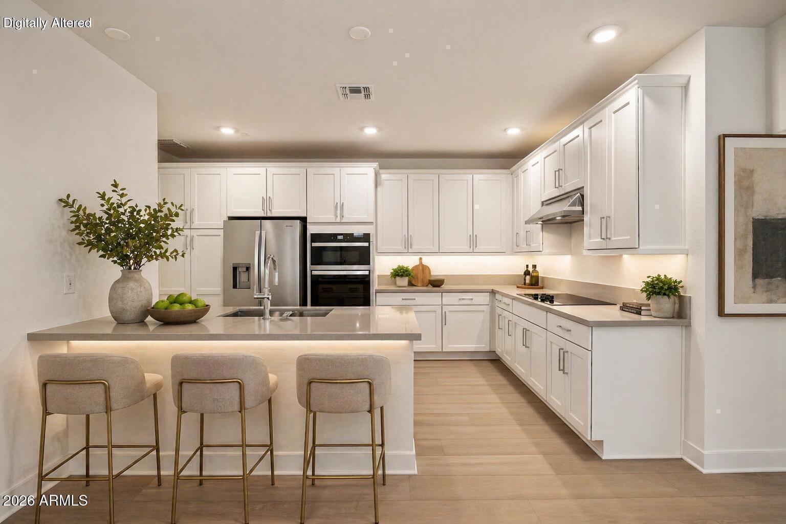 2121 W SONORAN DESERT Drive 123, Phoenix, AZ 85085