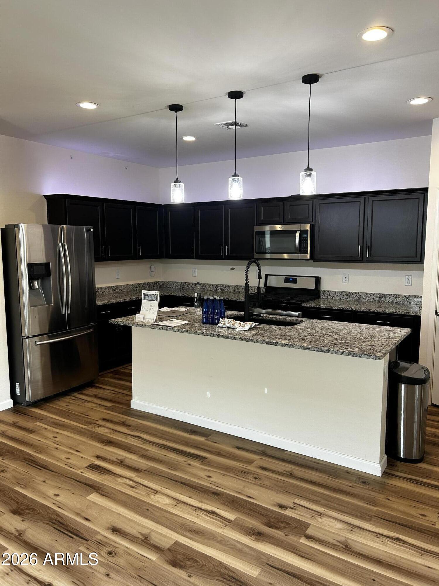 304 W WHITE SANDS Drive, San Tan Valley, AZ 85140