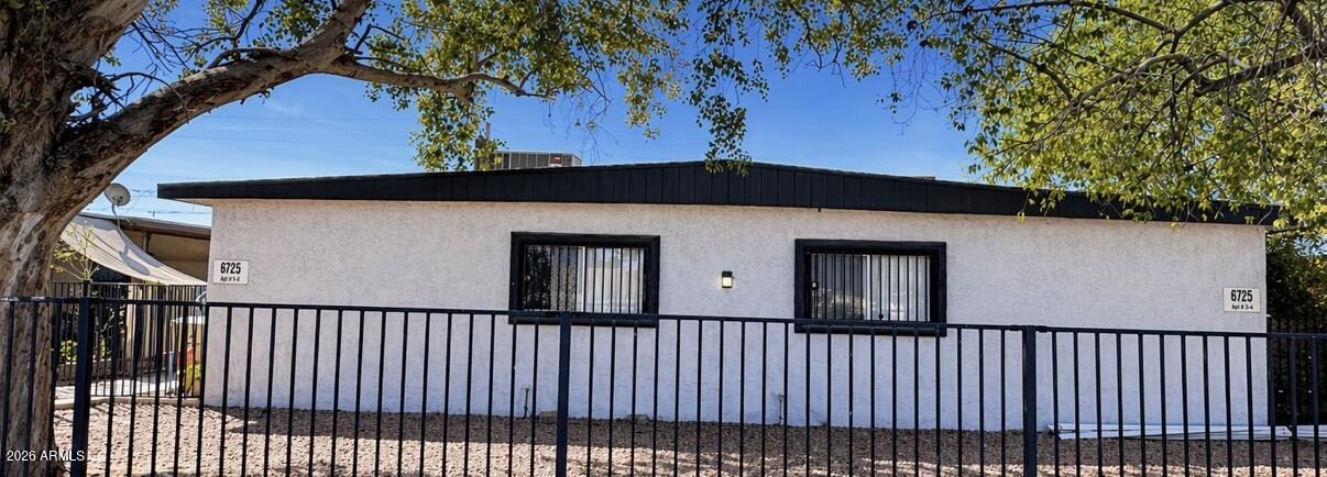 6725 W PALMAIRE Avenue, Glendale, AZ 85303
