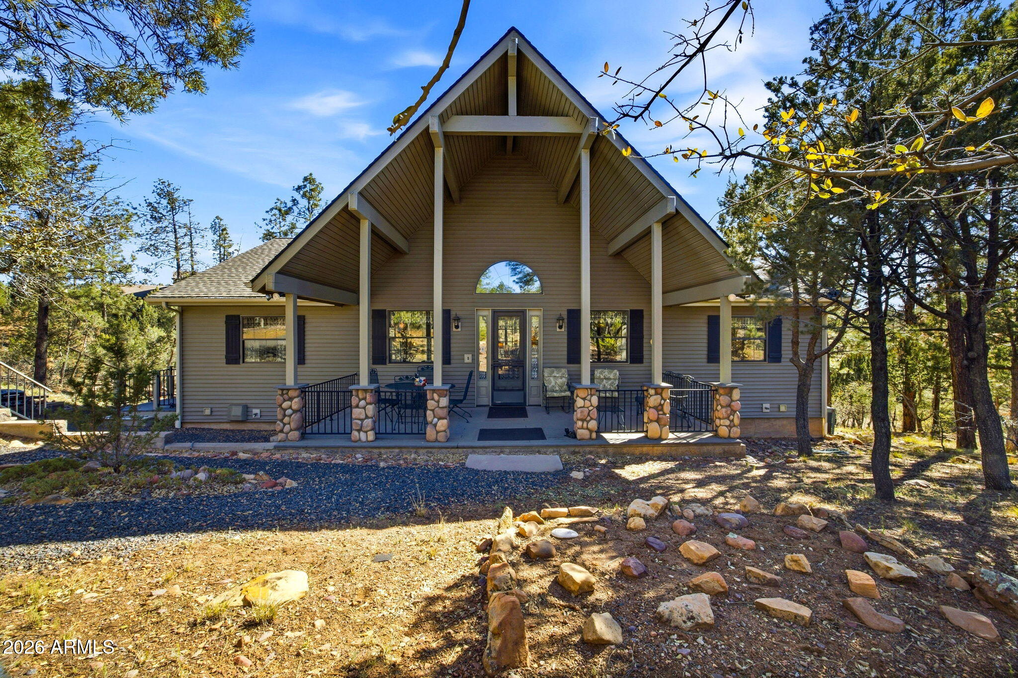 2832 LAZY EIGHT Court, Overgaard, AZ 85933