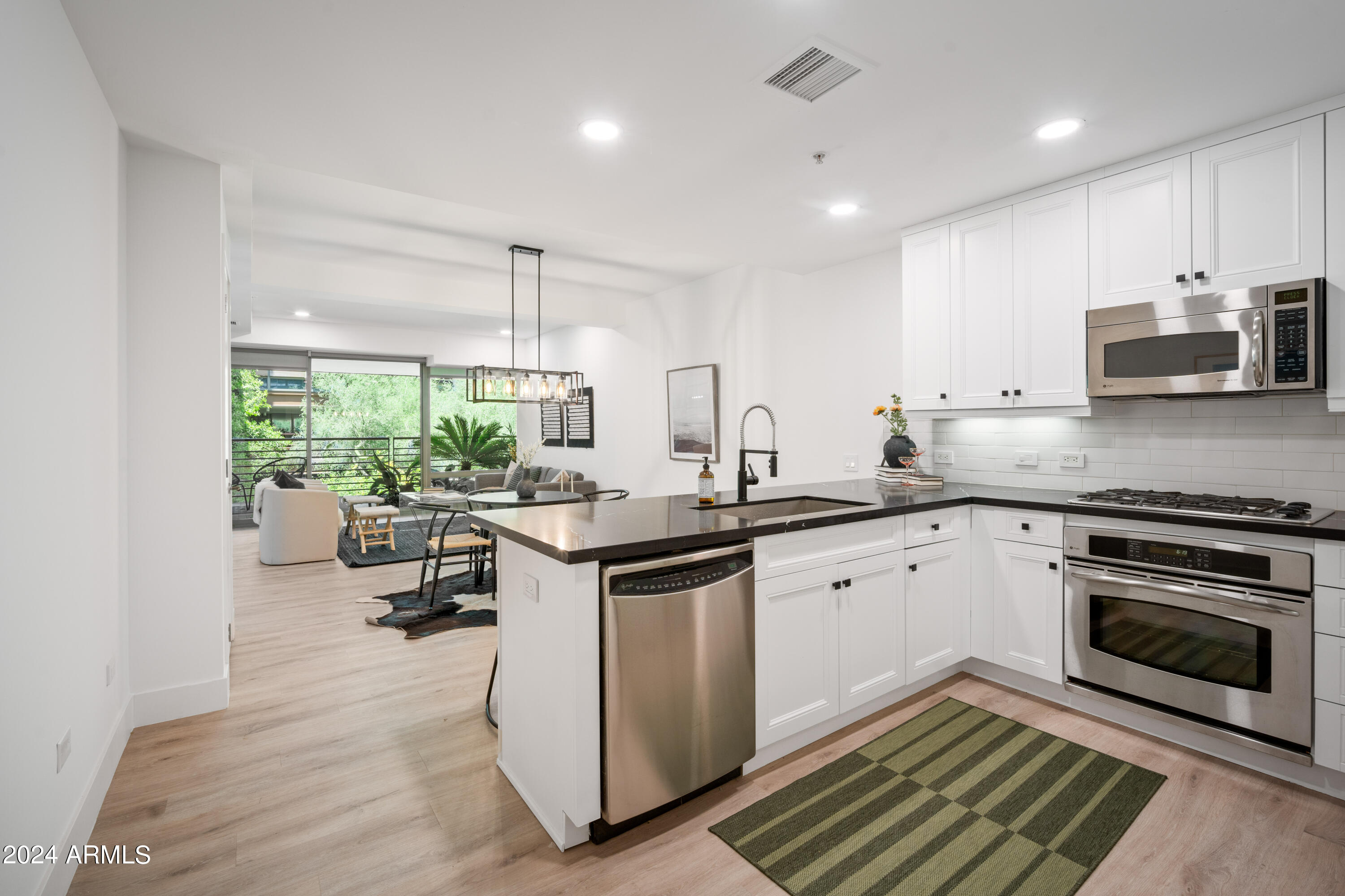 7157 E Rancho Vista Drive 2010, Scottsdale, AZ 85251