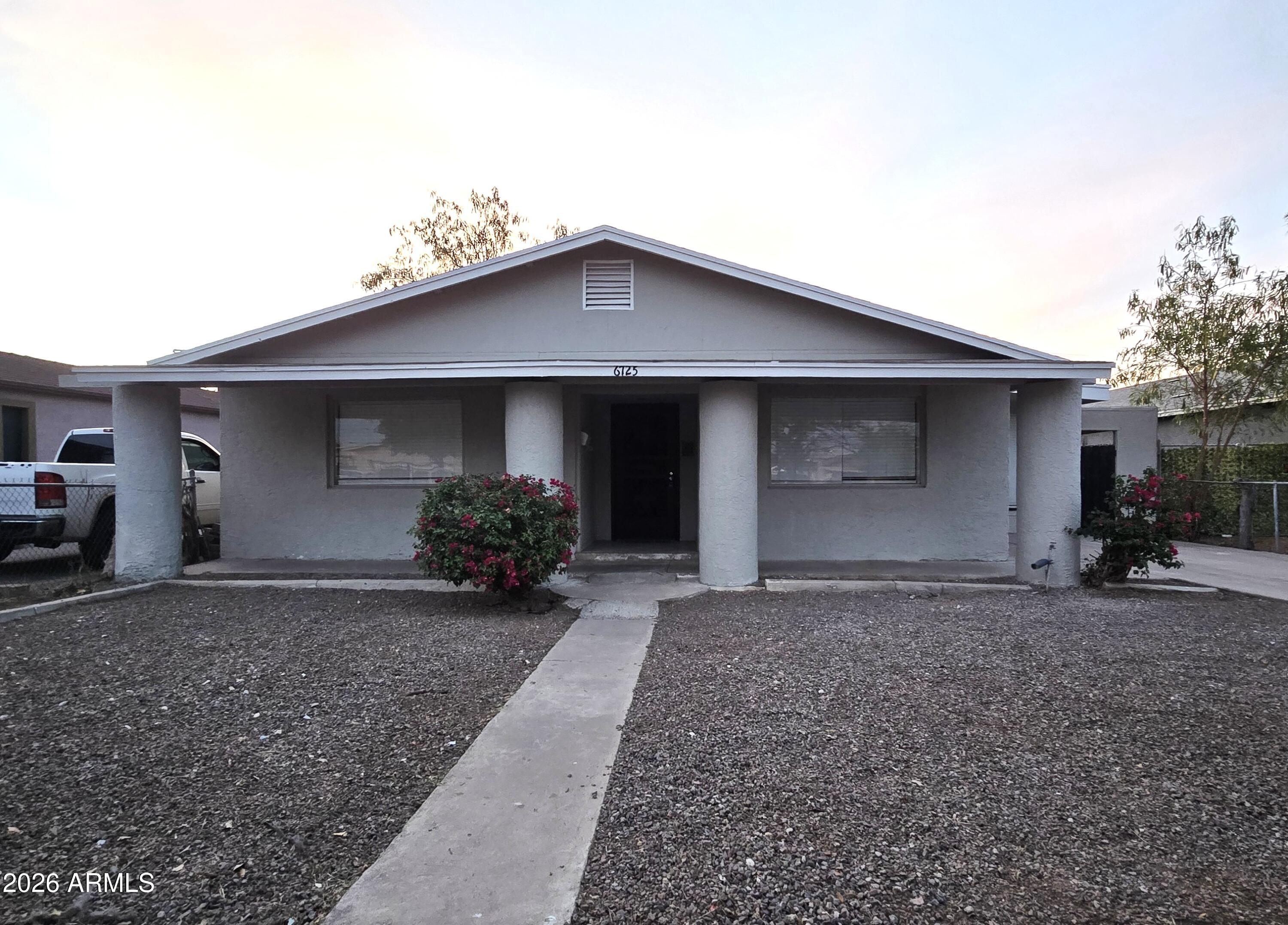 6725 N 55TH Avenue, Glendale, AZ 85301