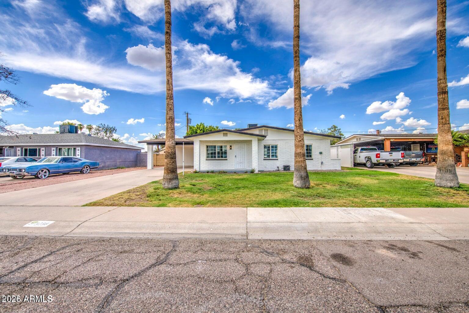 3238 W ALTADENA Avenue, Phoenix, AZ 85029