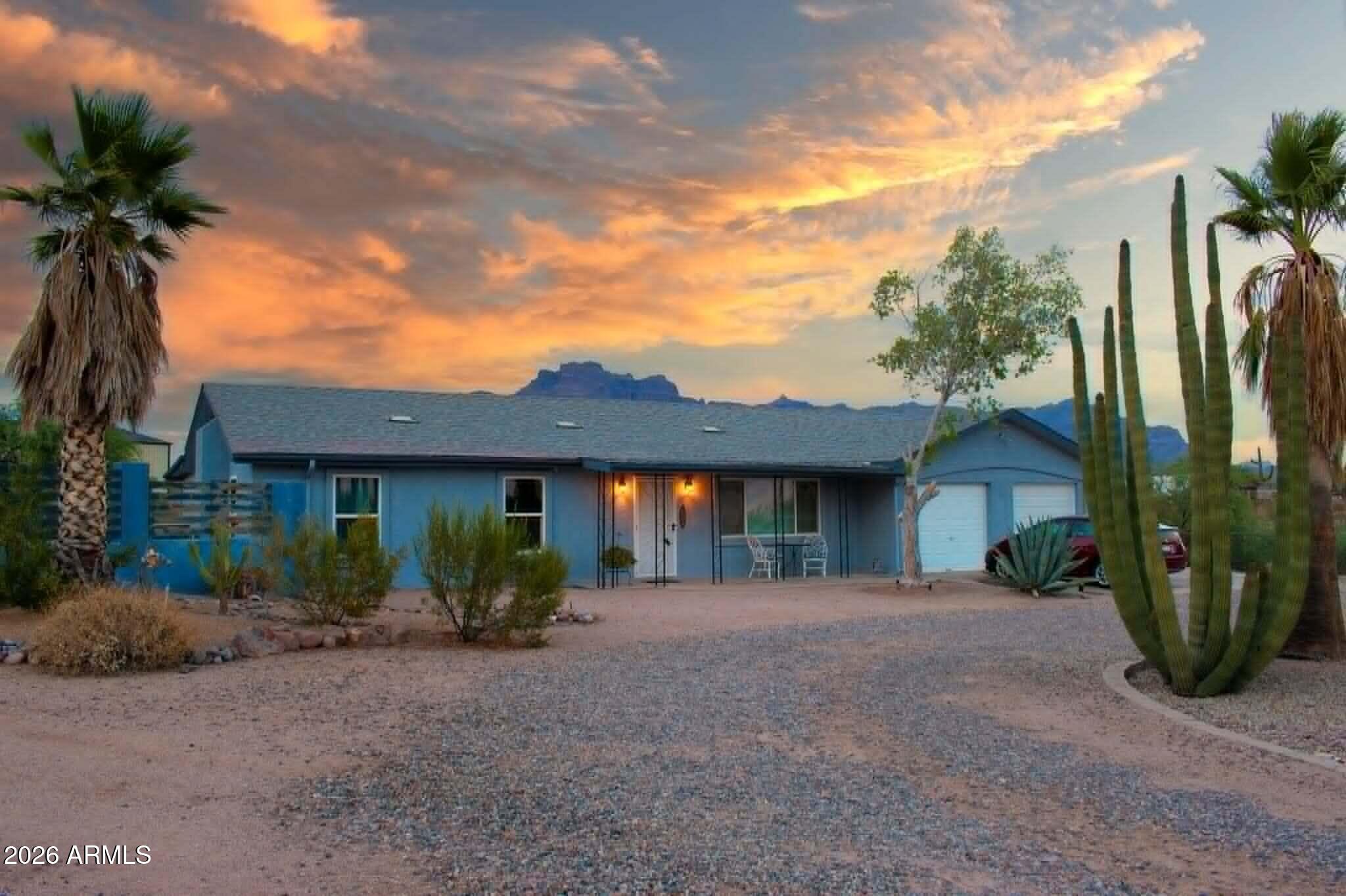 2330 E BROADWAY Avenue, Apache Junction, AZ 85119