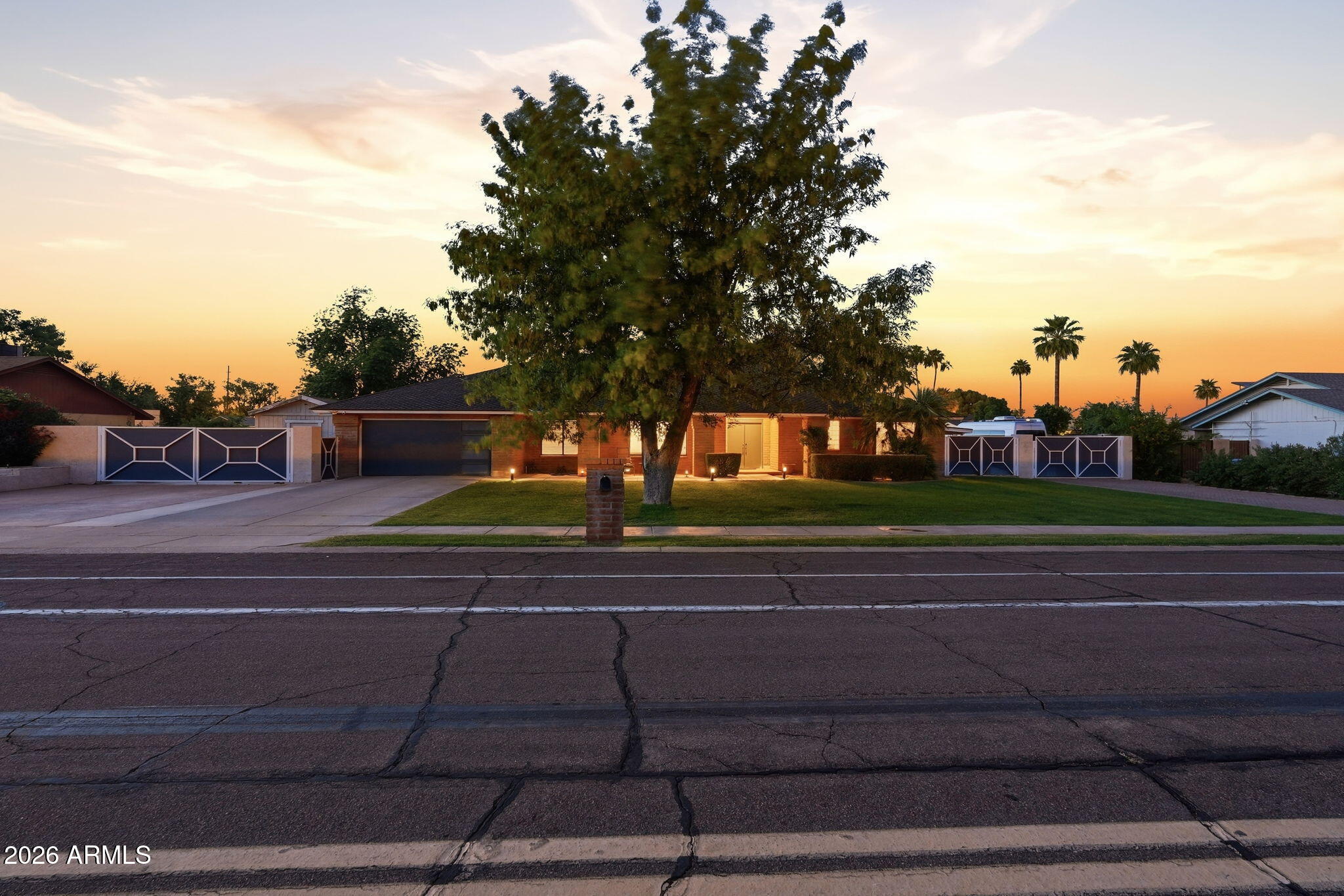 54 W CARVER Road, Tempe, AZ 85284
