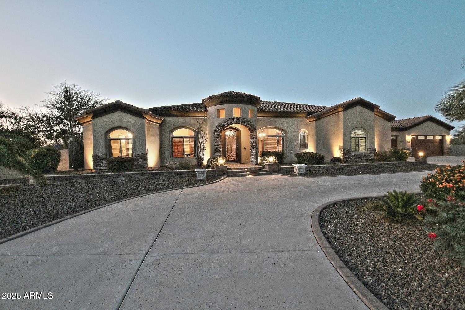 1614 W MADDOCK Road, Phoenix, AZ 85086