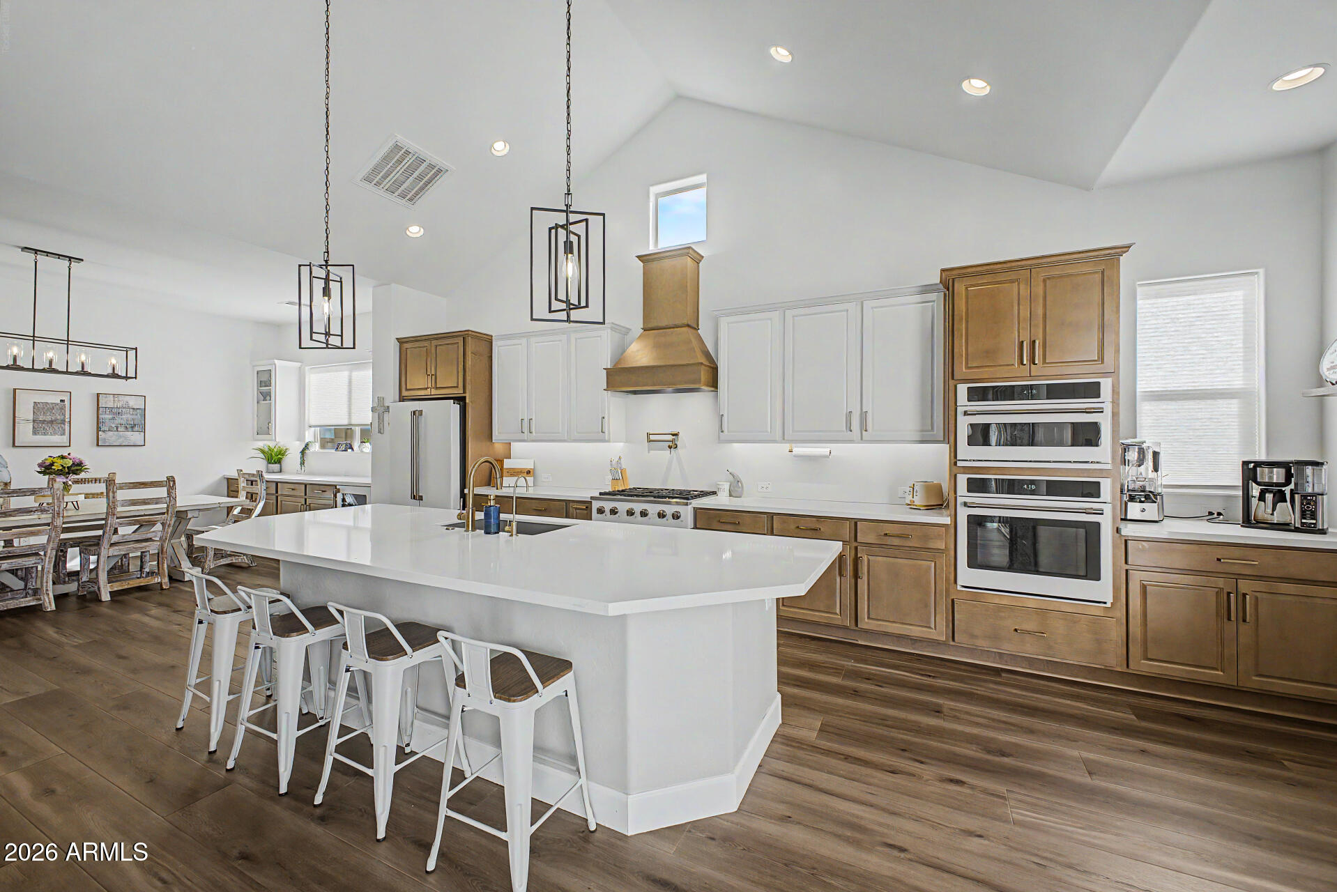 1016 W RIDGE Road, Apache Junction, AZ 85120