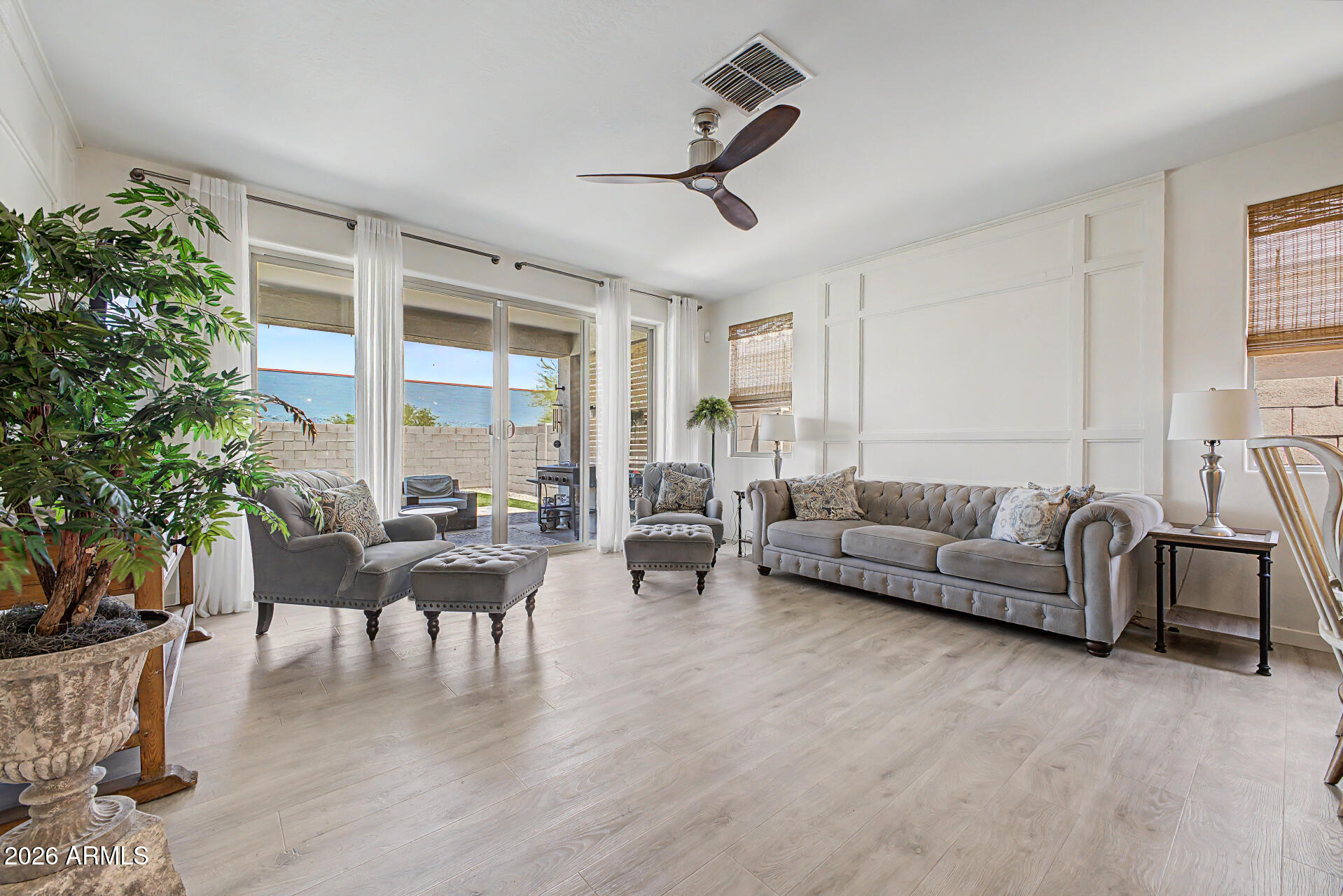 2740 W APOLLO Road, Phoenix, AZ 85041
