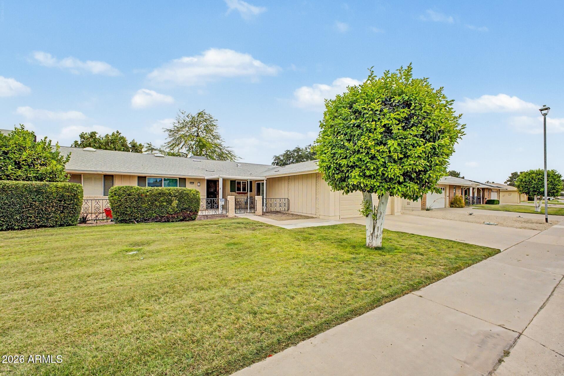 10840 W CARON Drive, Sun City, AZ 85351