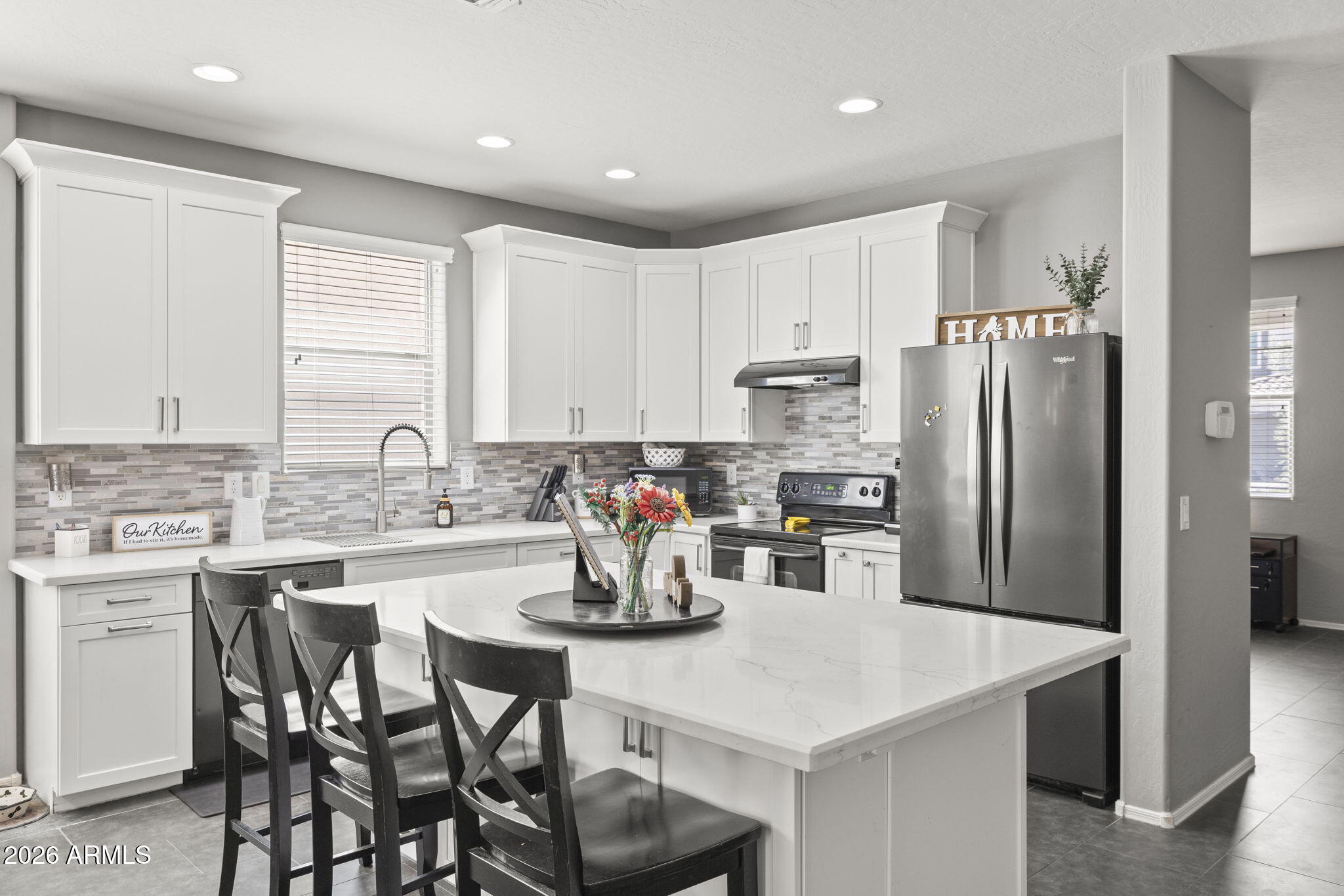 1656 E CIELO GRANDE Avenue, Phoenix, AZ 85024