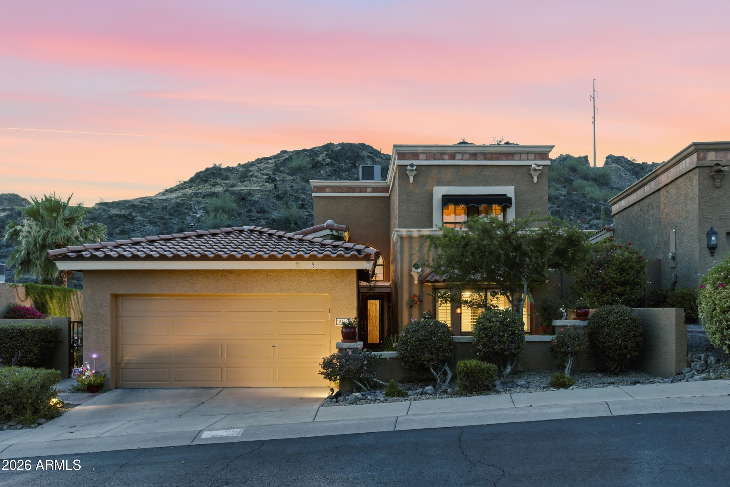 1036 E SHANGRI LA Road, Phoenix, AZ 85020