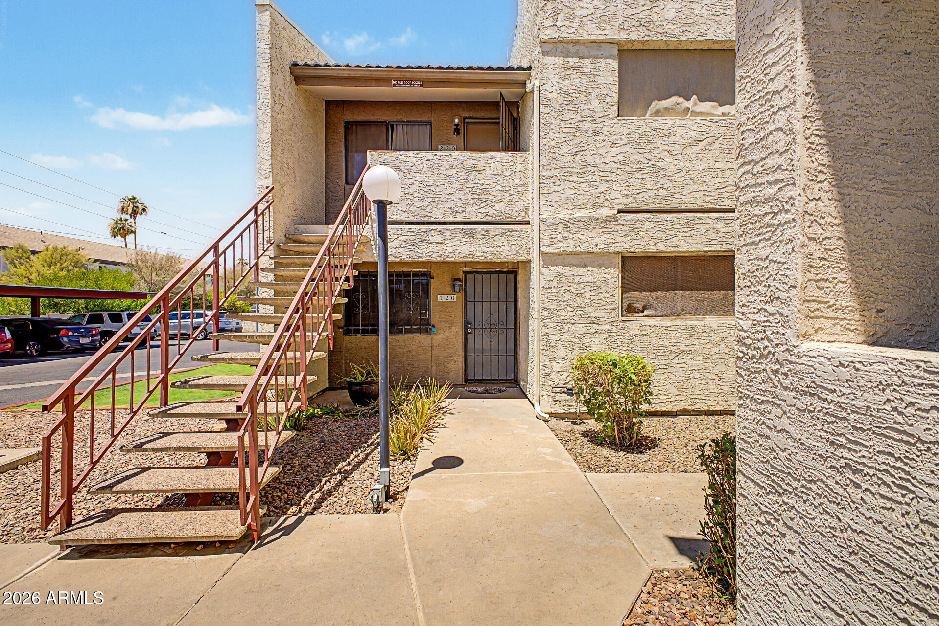 3301 E EARLL Drive 120, Phoenix, AZ 85018