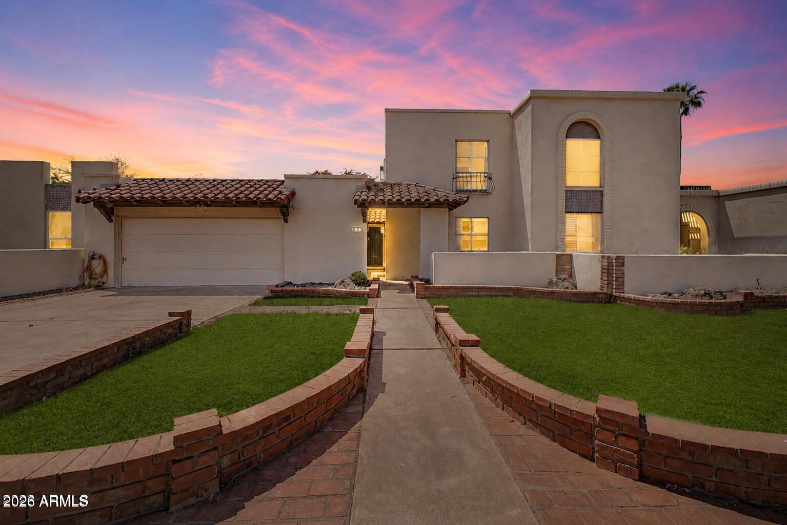 913 E LAGUNA Drive, Tempe, AZ 85282