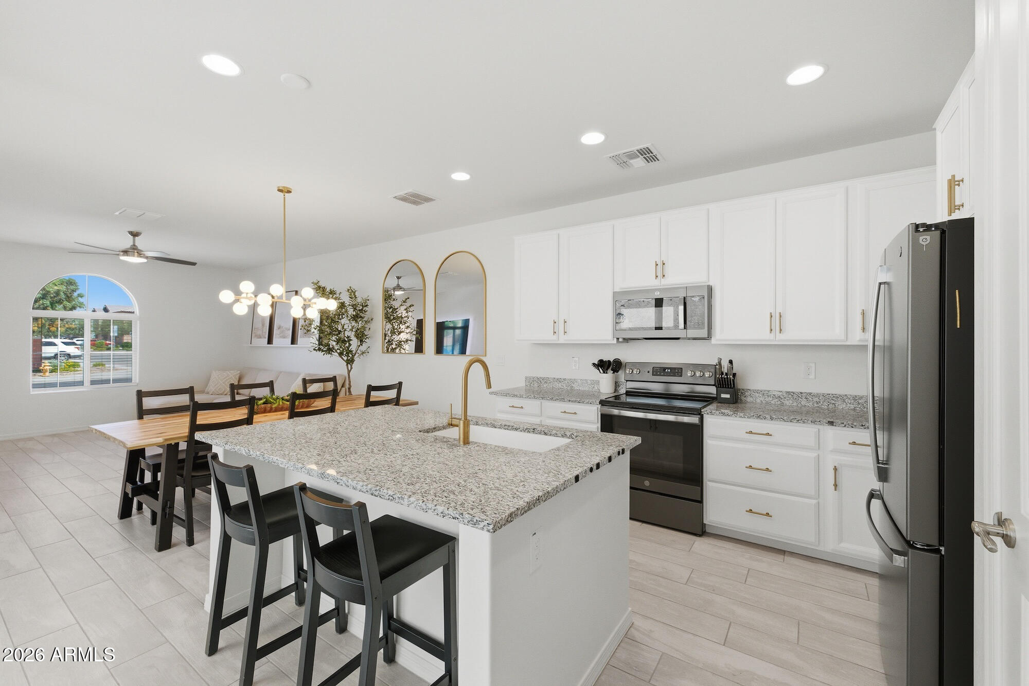 2560 S BETTY Street, Gilbert, AZ 85295
