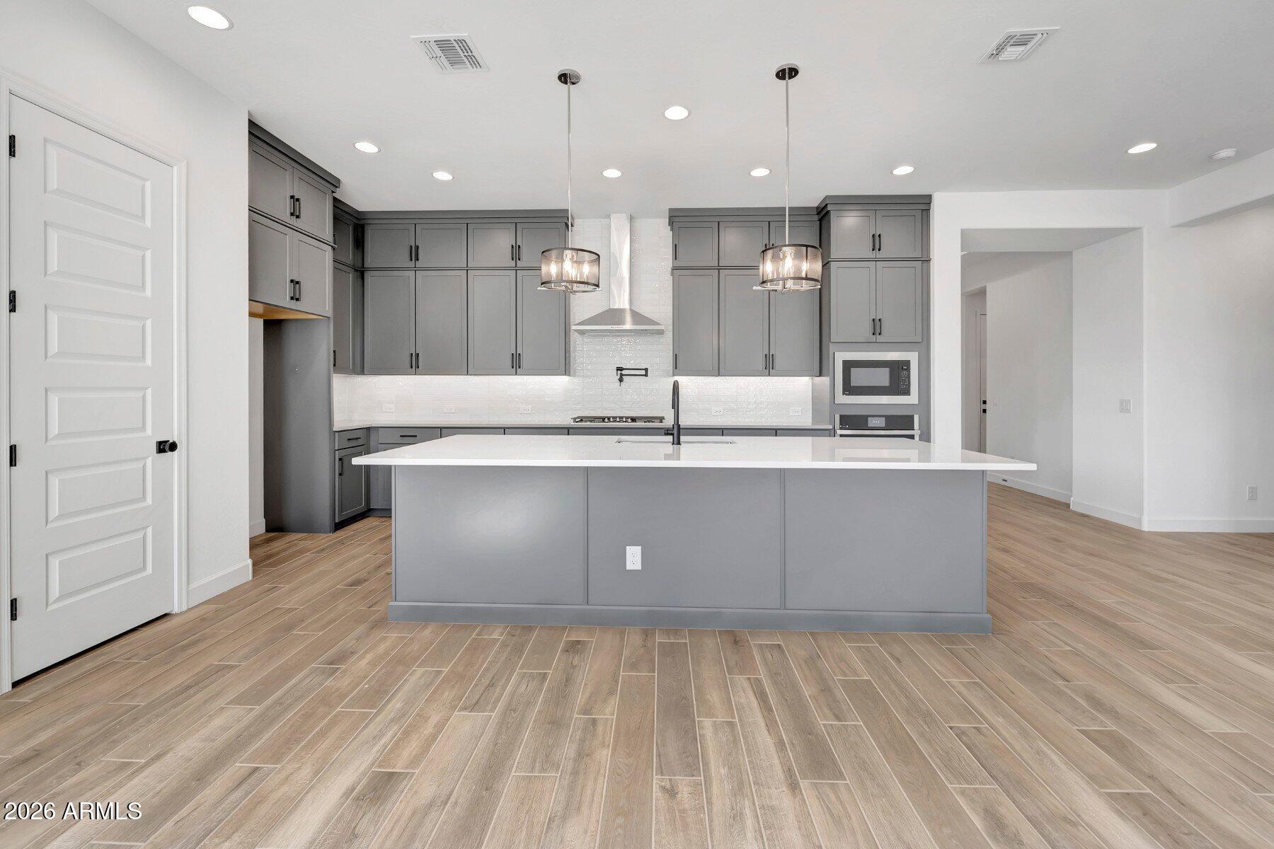 2911 E COLD PRESS Drive, San Tan Valley, AZ 85140