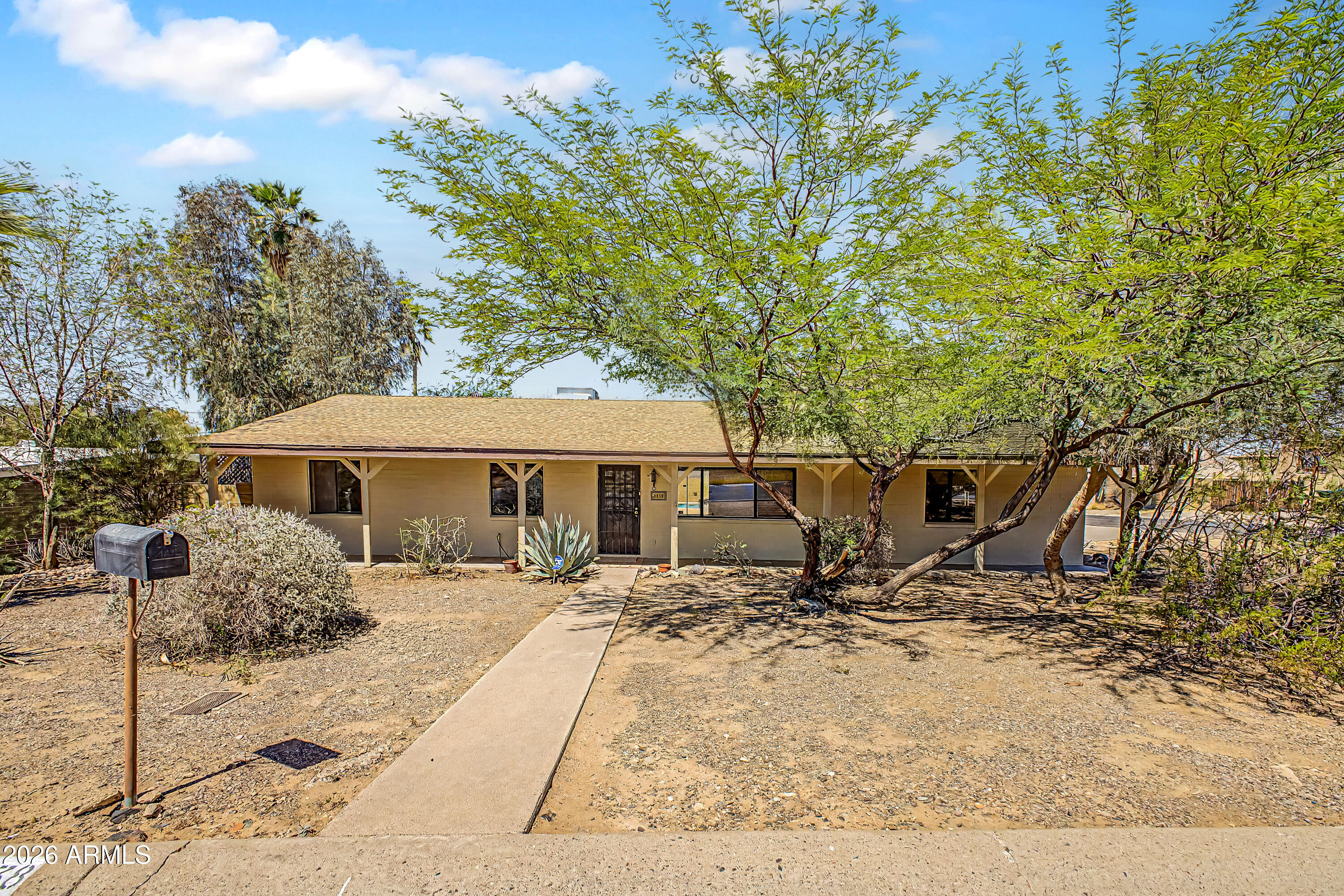 9438 N 16TH Place, Phoenix, AZ 85020