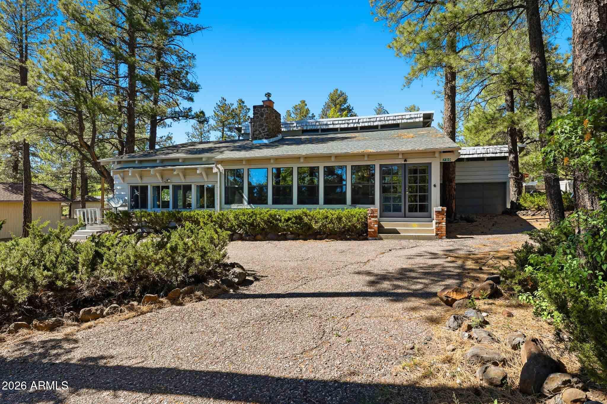 700 E CRESTLINE Road, Munds Park, AZ 86017