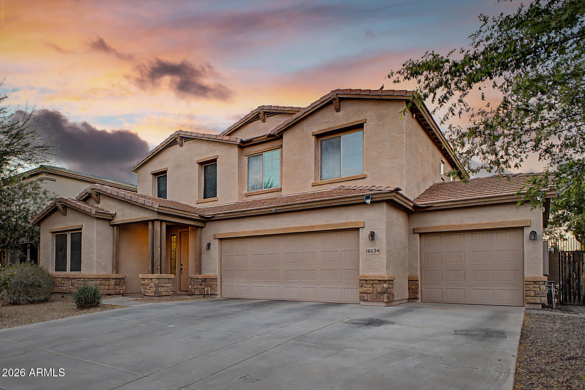 18634 W TURQUOISE Avenue, Waddell, AZ 85355