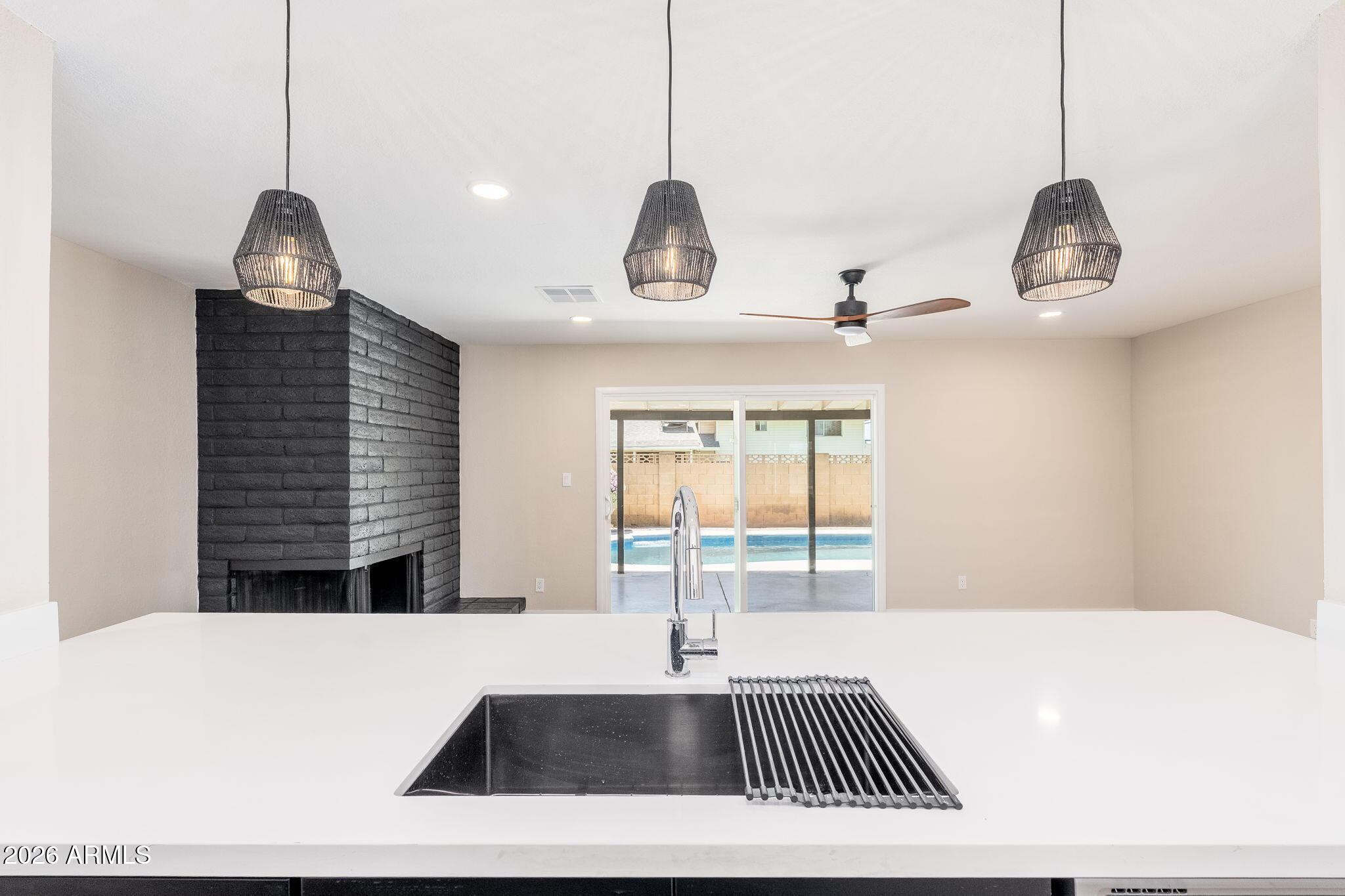 4201 W LUKE Avenue, Phoenix, AZ 85019
