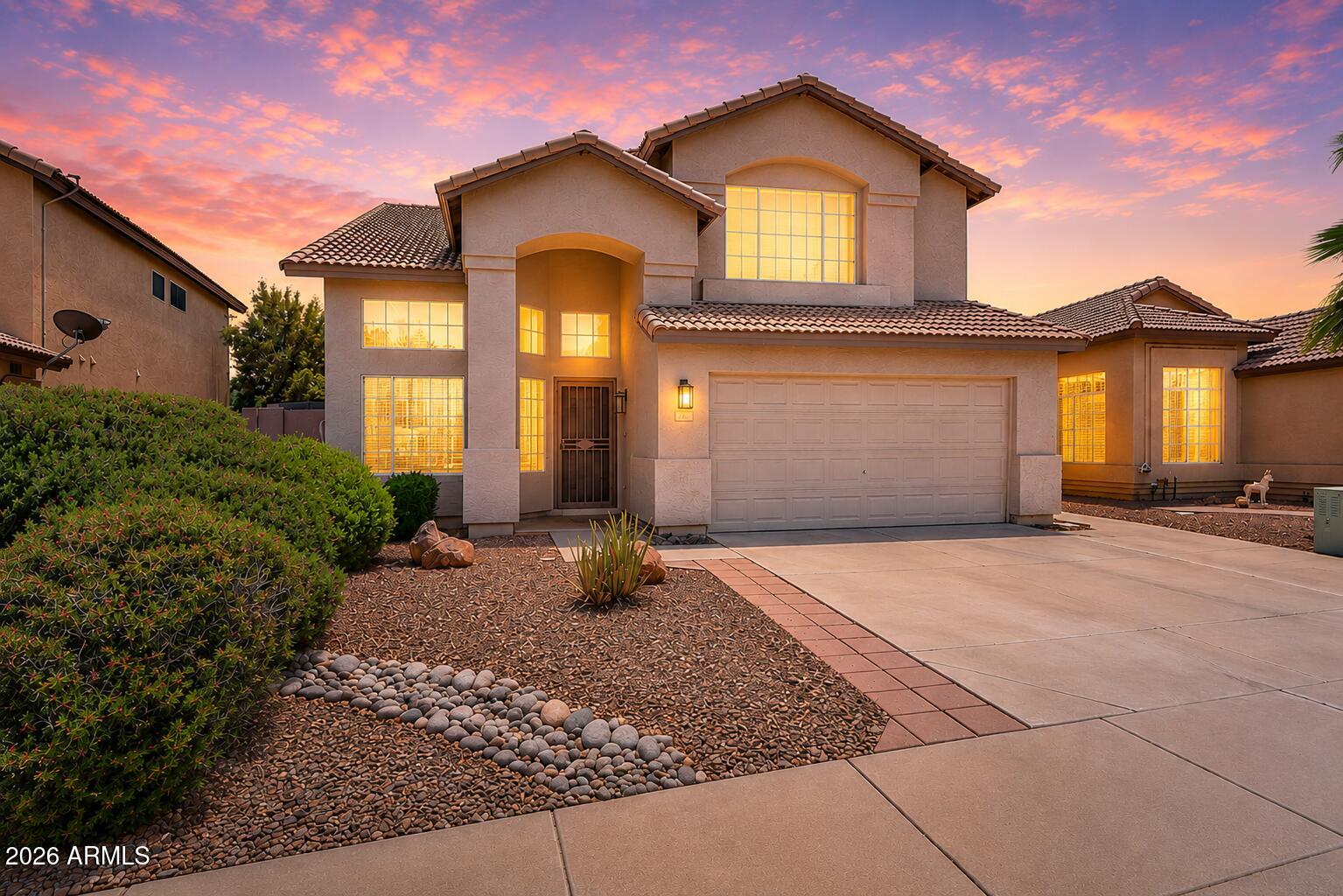 219 W ANGELA Drive, Phoenix, AZ 85023