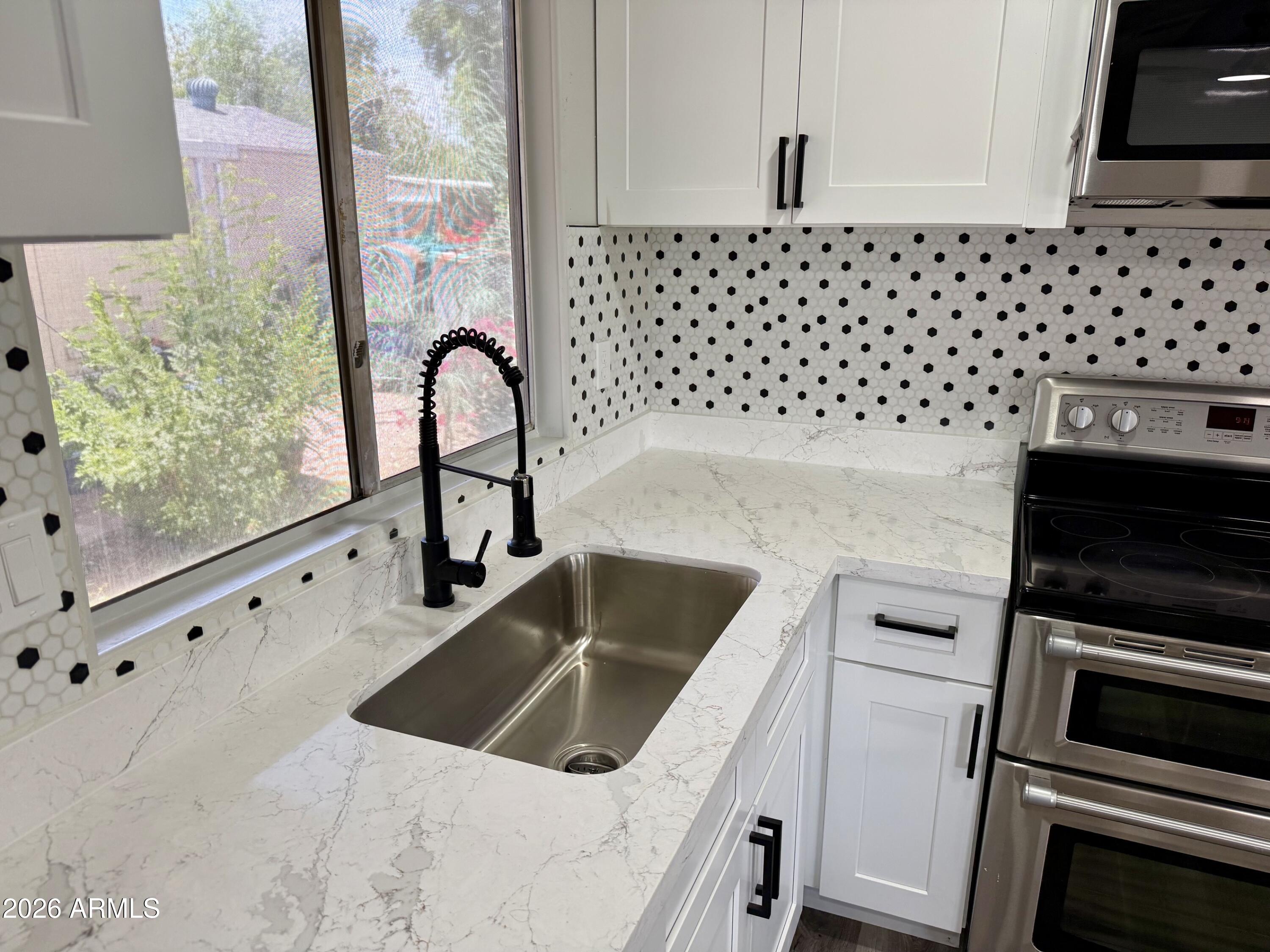 8601 N 71ST Avenue 117, Glendale, AZ 85301