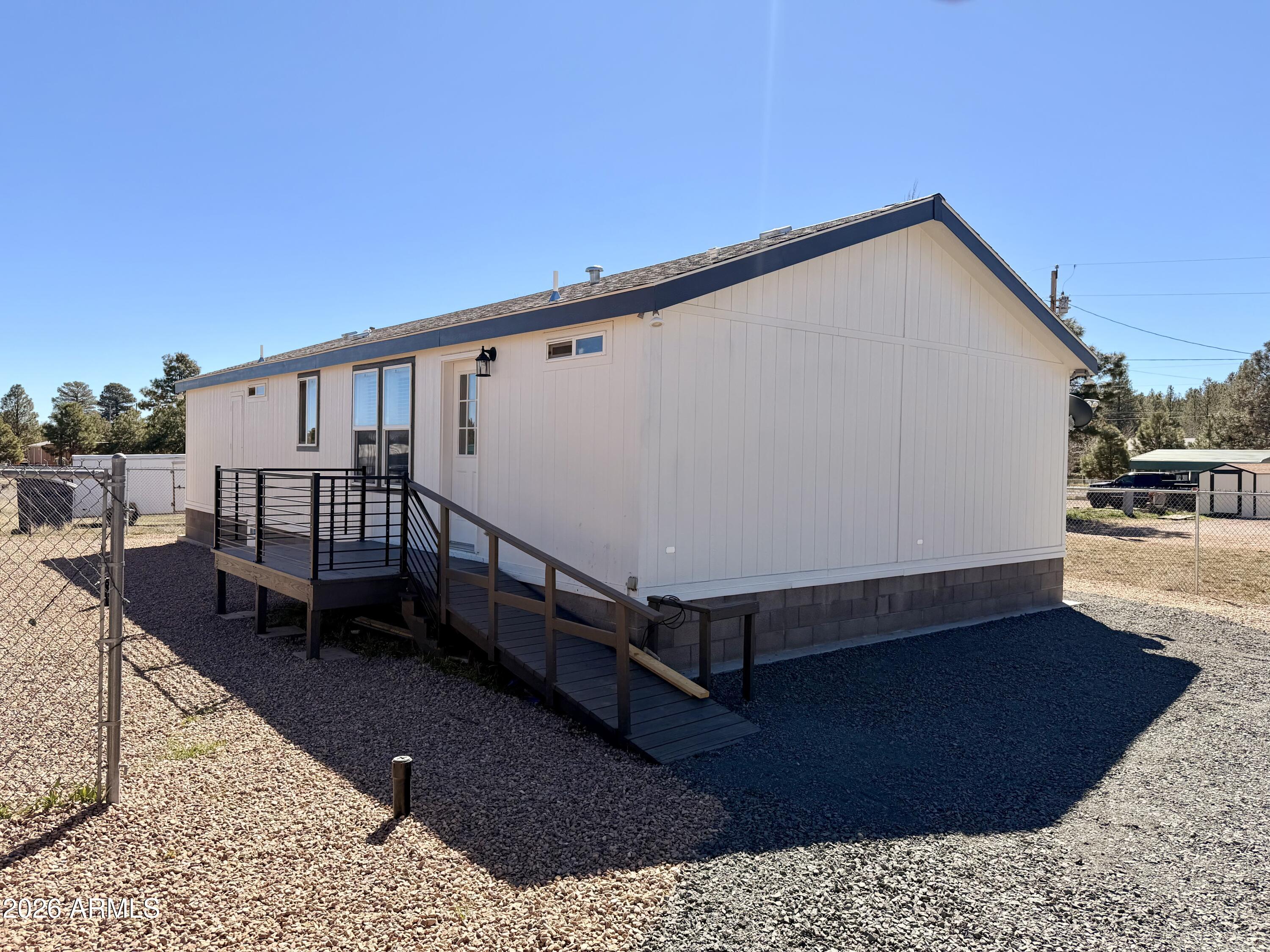2122 MEADOW Lane, Overgaard, AZ 85933