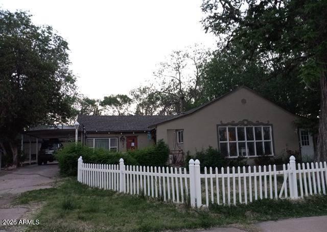 160 S 1ST Street E, St Johns, AZ 85936
