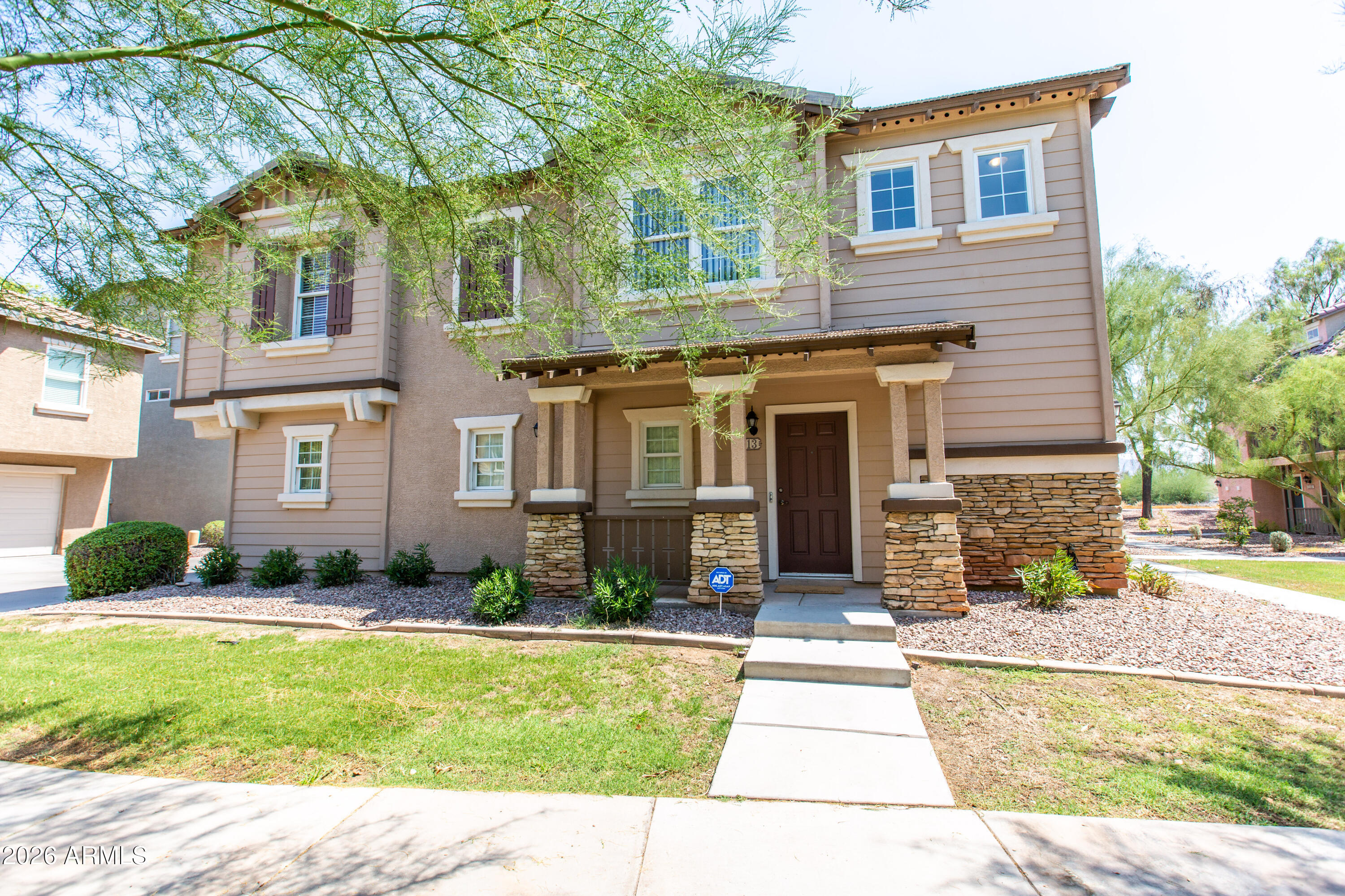 2113 E HUNTINGTON Drive, Phoenix, AZ 85040