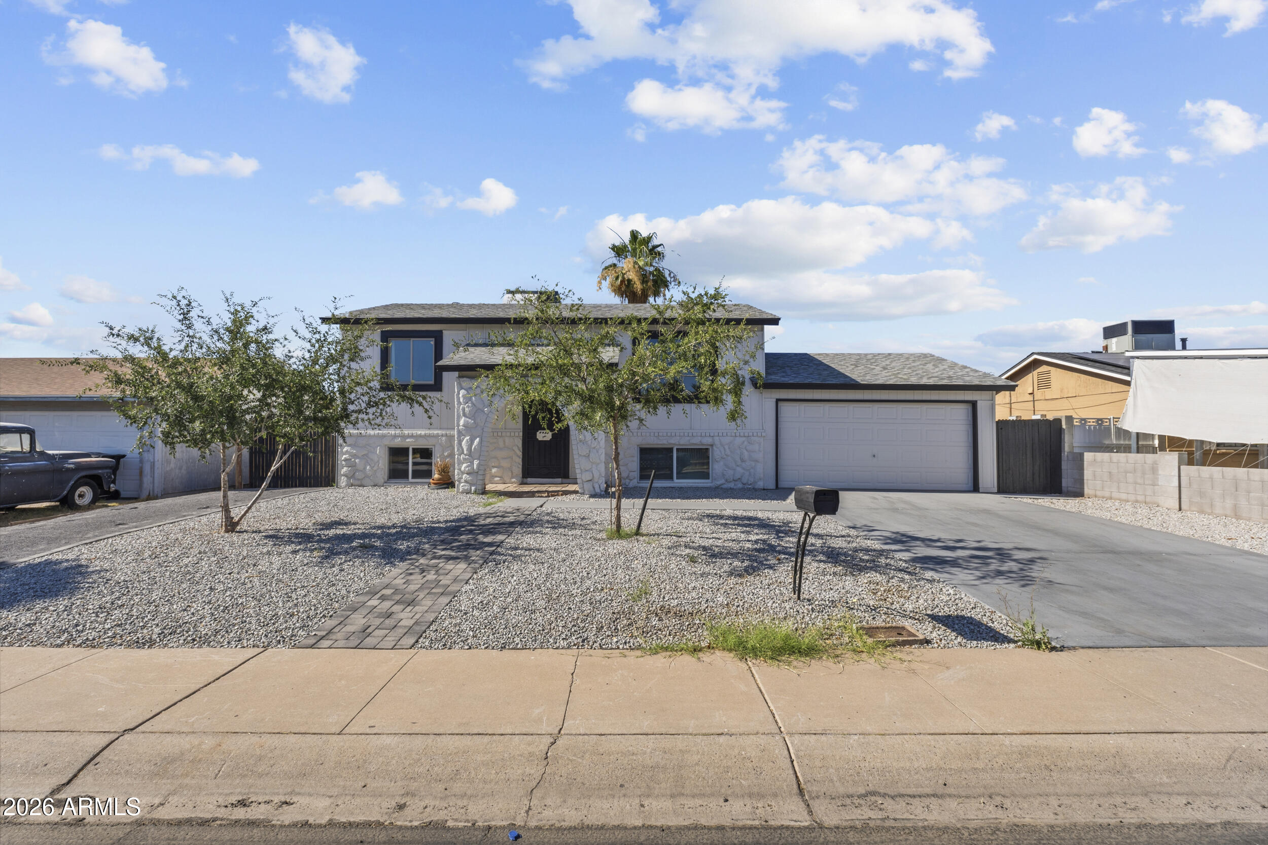 4450 E ALTA VISTA Road, Phoenix, AZ 85042